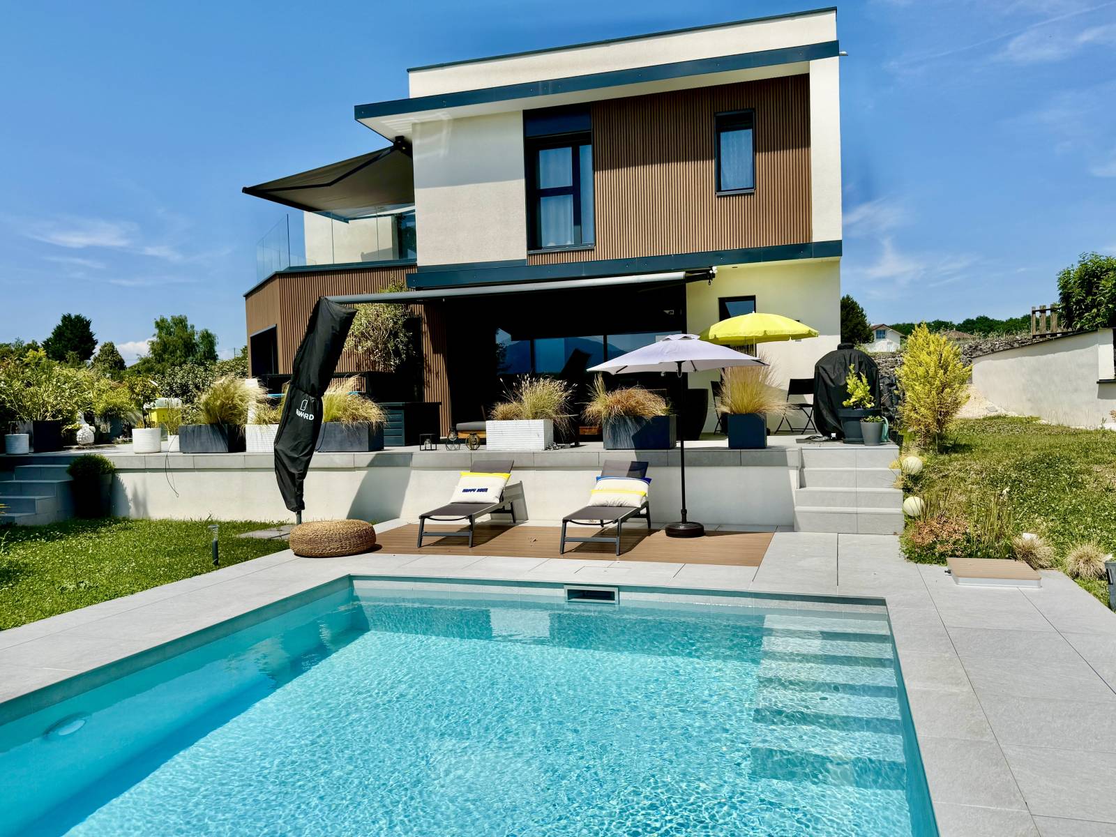 Villa d’architecte avec vue panoramique, piscine et prestations haut de gamme – Ville-la-Grand 74100