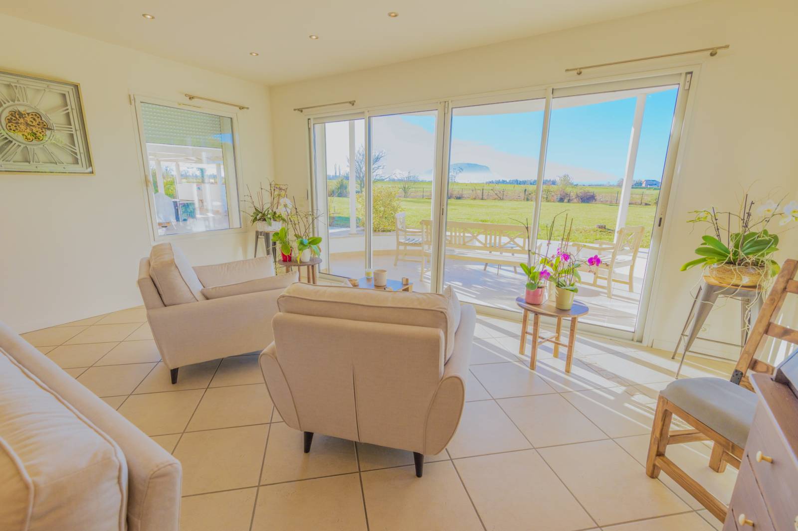 A vendre splendide maison à Veigy Foncenex 74140 avec 5 chambres, grand terrain proche Genève