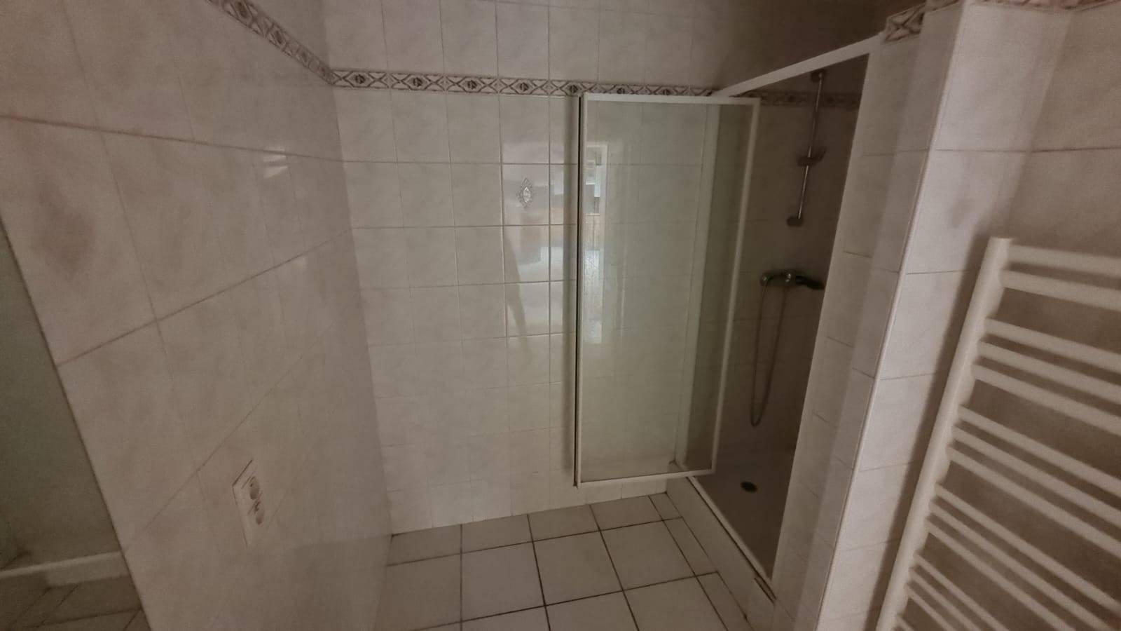 À Louer : T3 en dernier étage au centre ville d'Annemasse