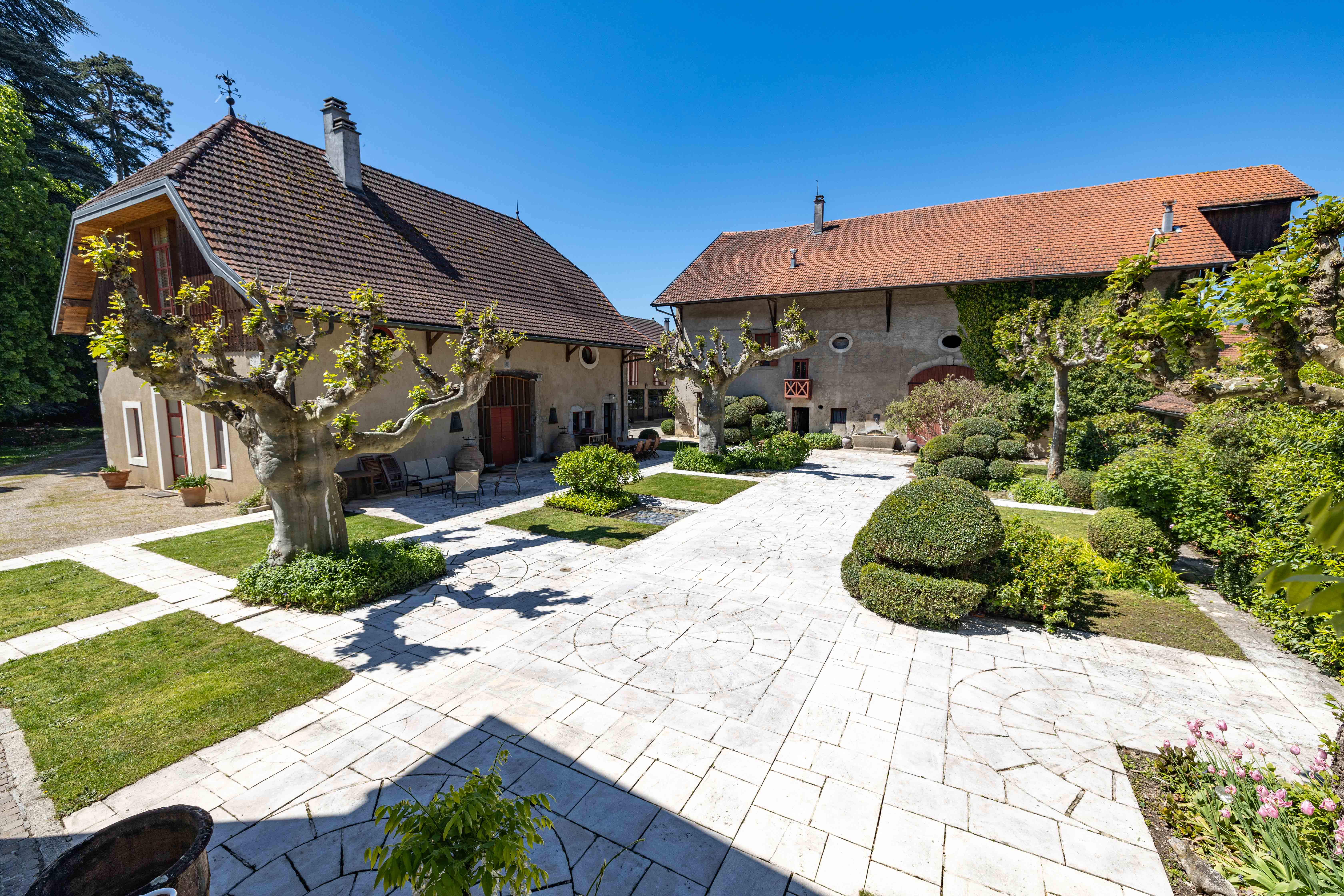 Domaine de prestige avec parc arboré et vue montagnes – Propriété à vendre entre Genève, Annecy et Chamonix