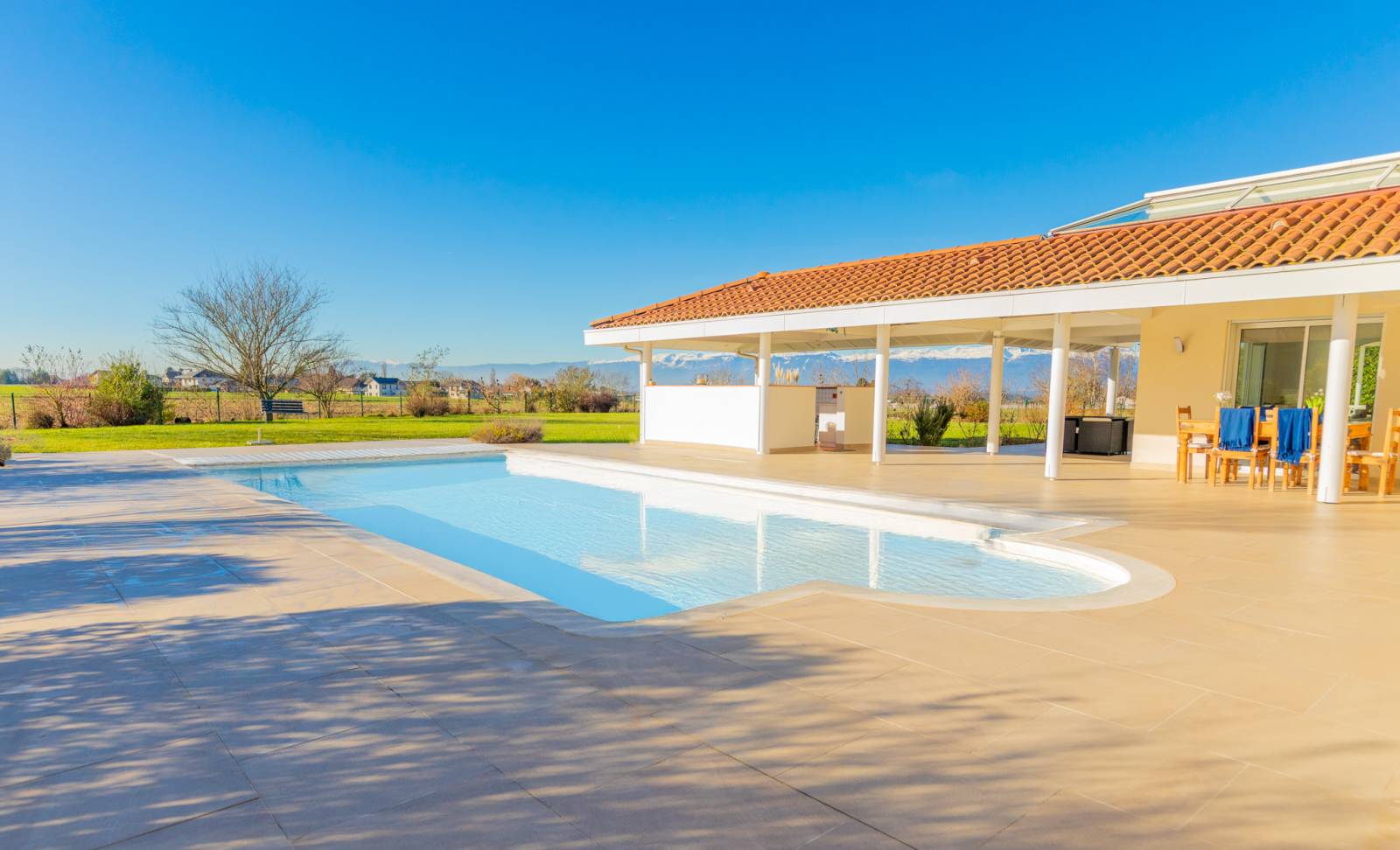 A vendre splendide maison à Veigy Foncenex 74140 avec 5 chambres, grand terrain proche Genève