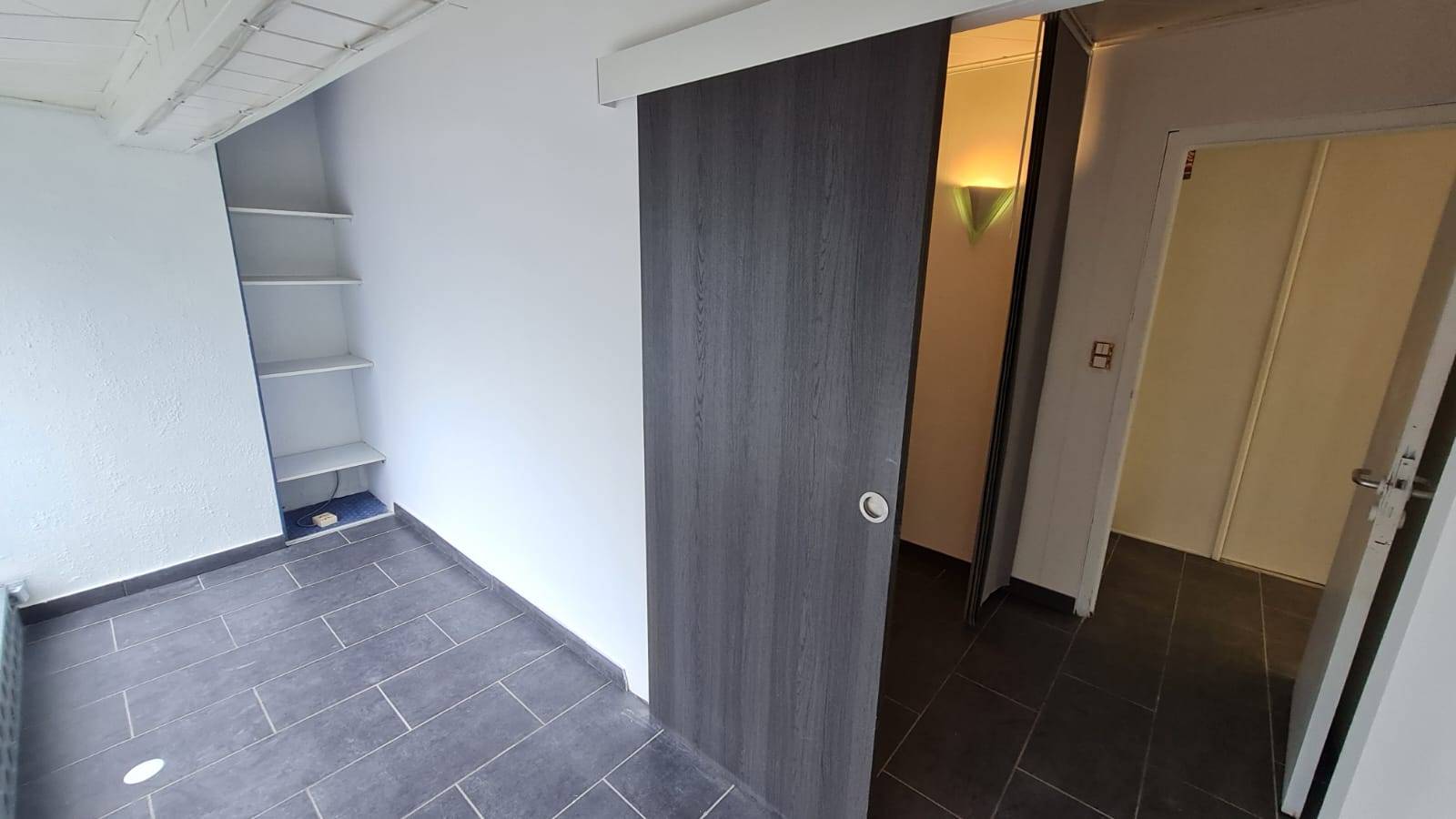 A louer local commercial centre Annemasse 74100