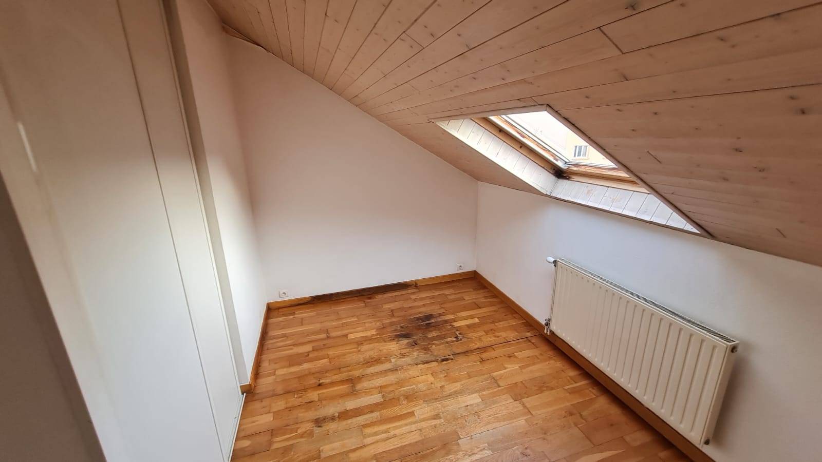 À Louer : T3 en dernier étage au centre ville d'Annemasse