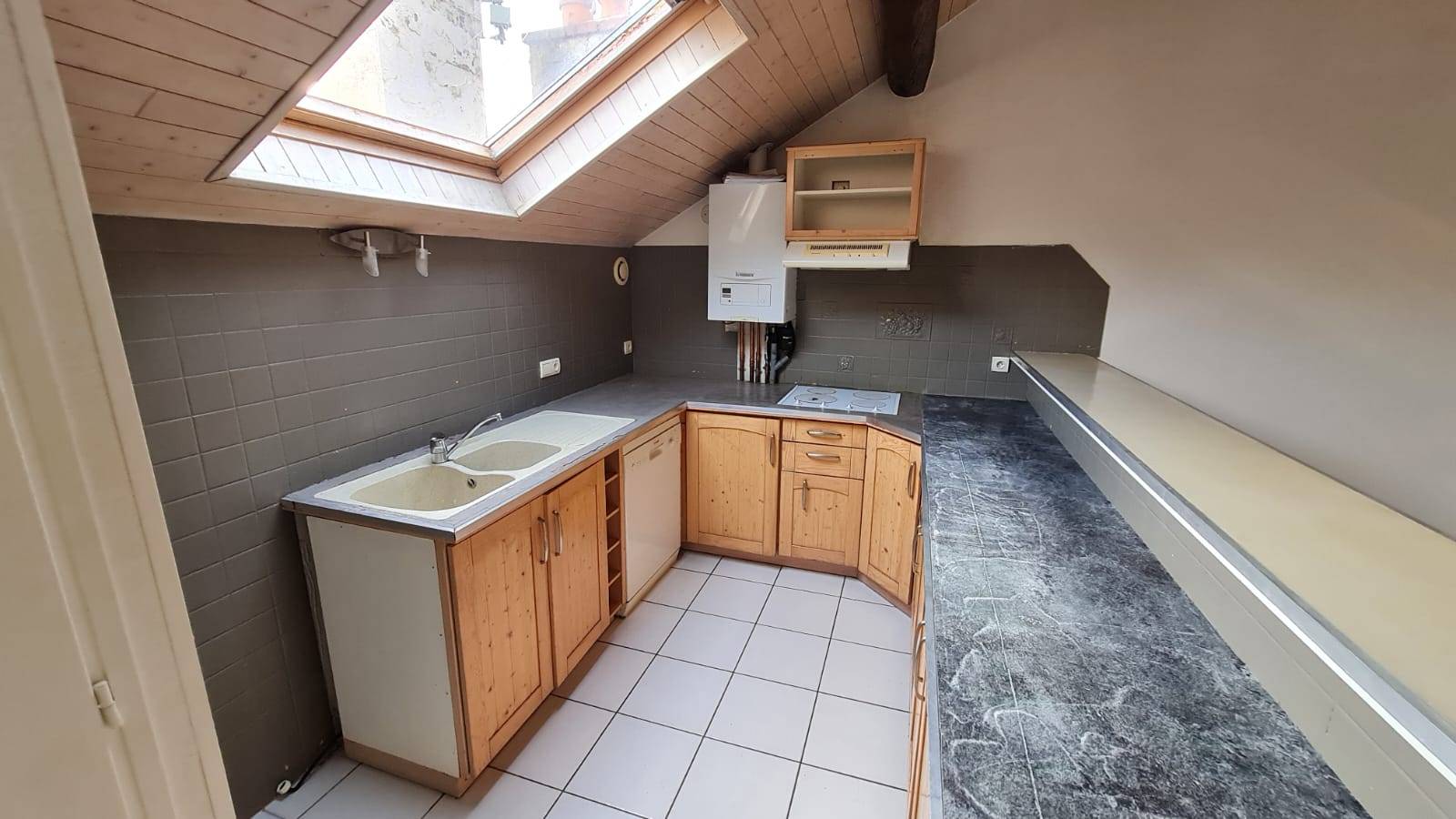 À Louer : T3 en dernier étage au centre ville d'Annemasse