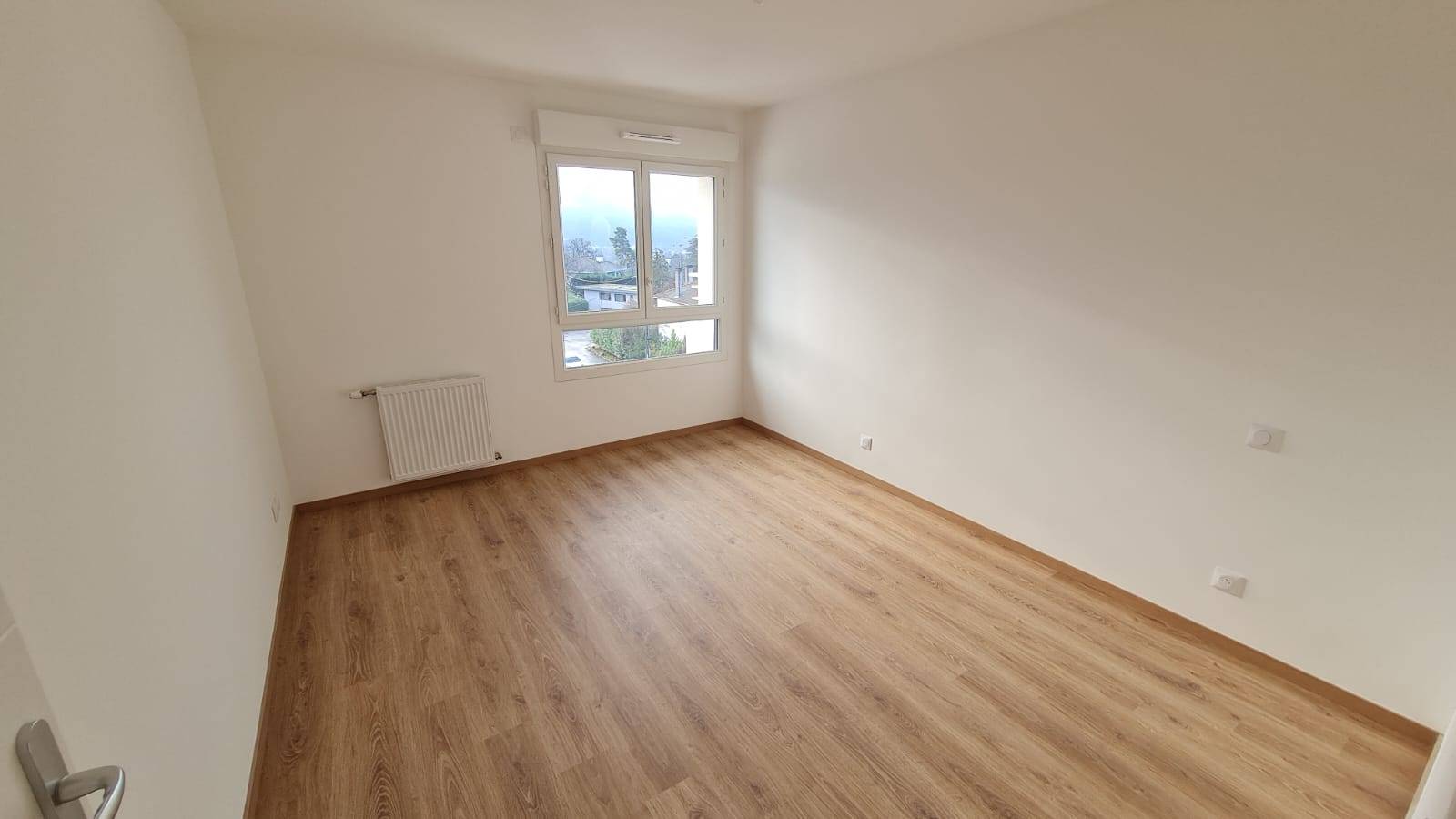 Grand T3 en dernier étage avec garage - Annemasse 74100