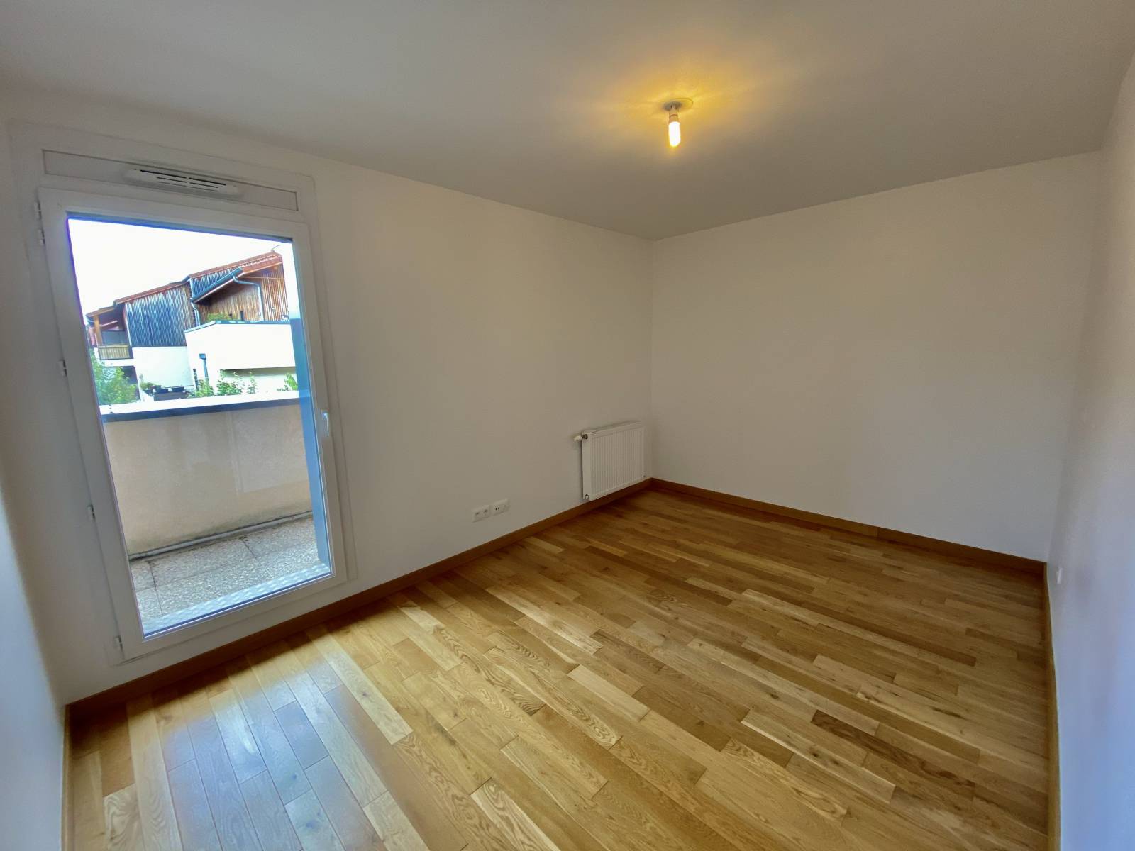 T4 avec terrasse à louer proche frontière - Chens Sur Léman