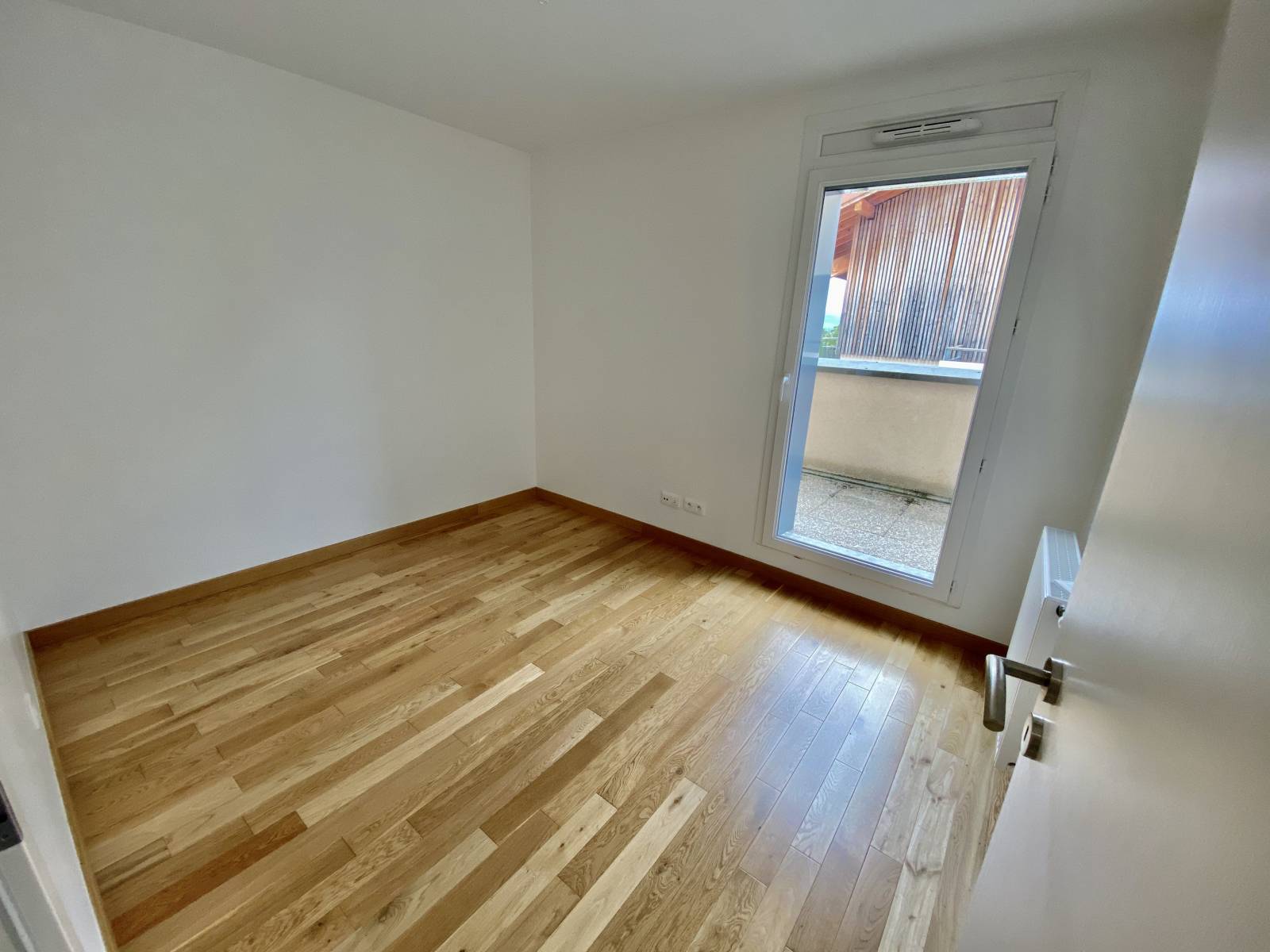 T4 avec terrasse à louer proche frontière - Chens Sur Léman