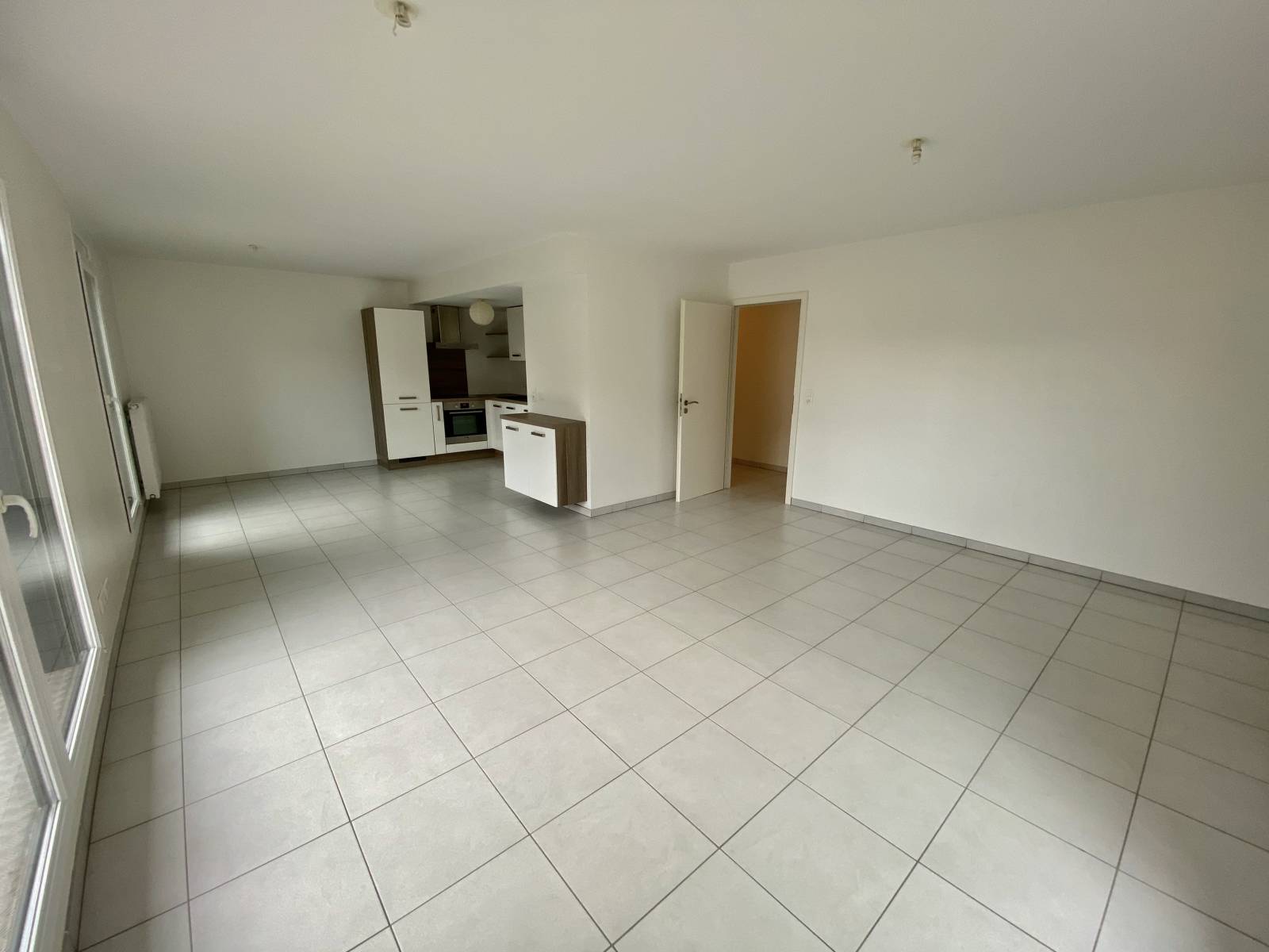 T4 avec terrasse à louer proche frontière - Chens Sur Léman