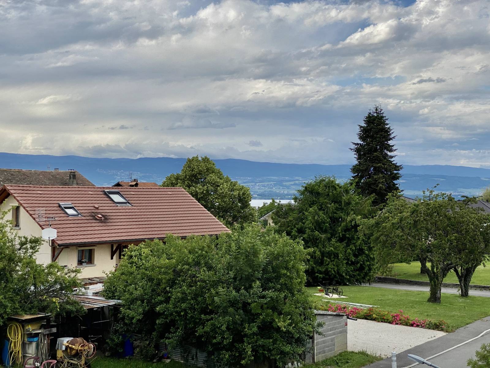 T4 avec terrasse à louer proche frontière - Chens Sur Léman