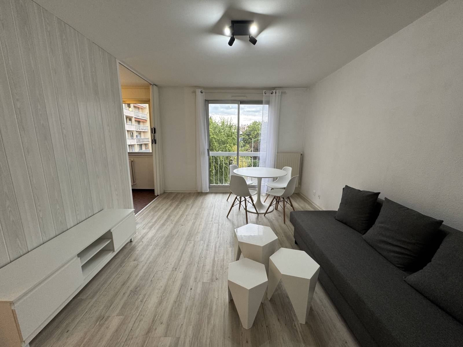 T1 lumineux à Annemasse