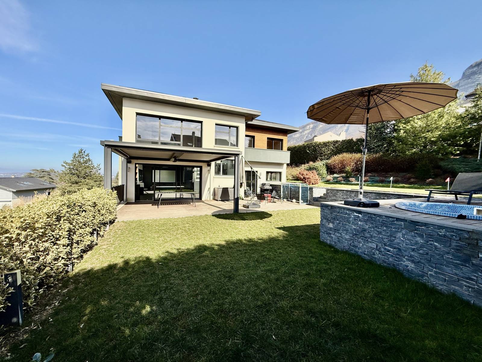 A louer magnifique maison avec vue Genève - 74160 Bossey