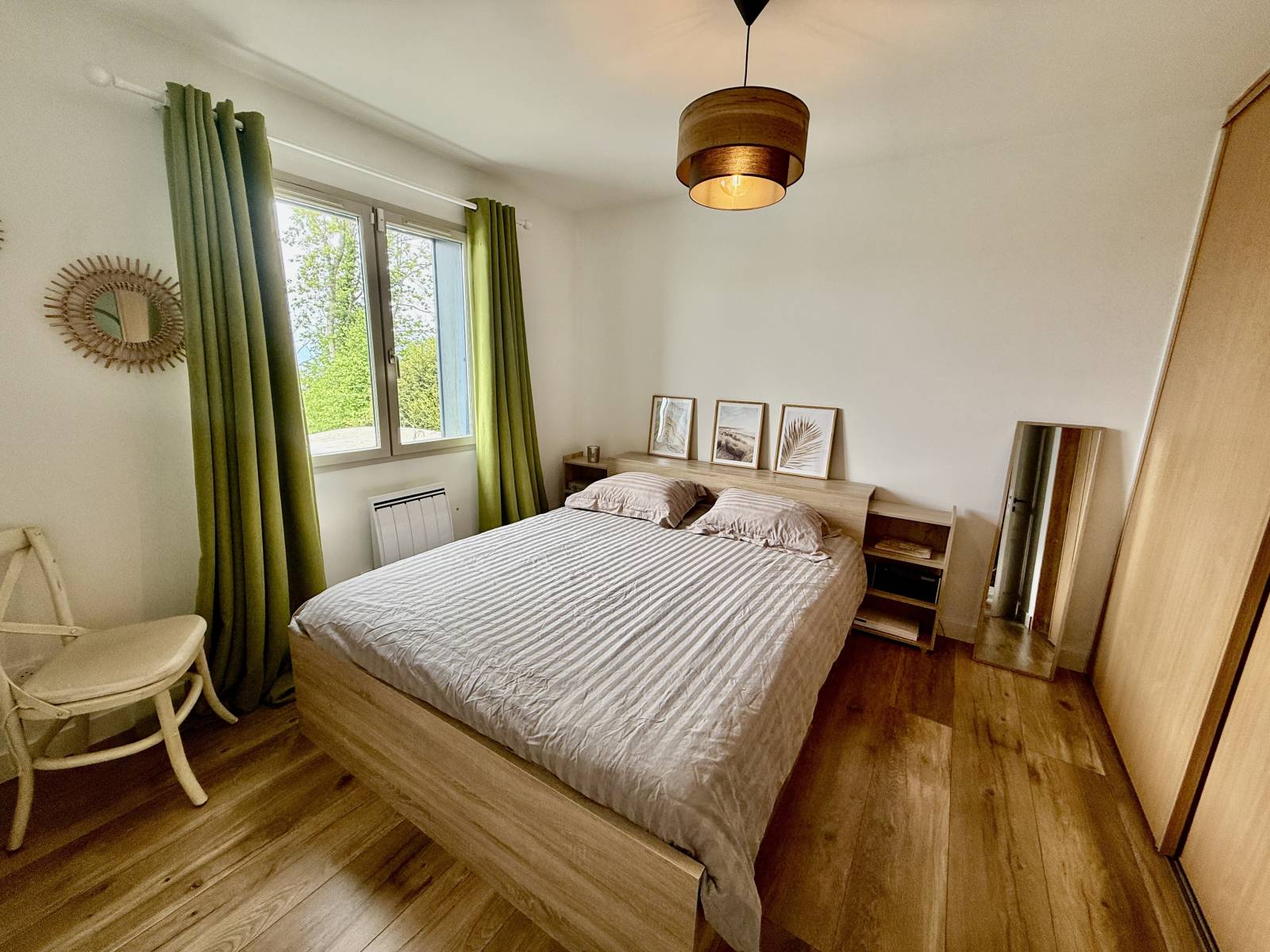 À VENDRE – Maison rénovée 130 m² + véranda, piscine, vue Salève – Lucinges