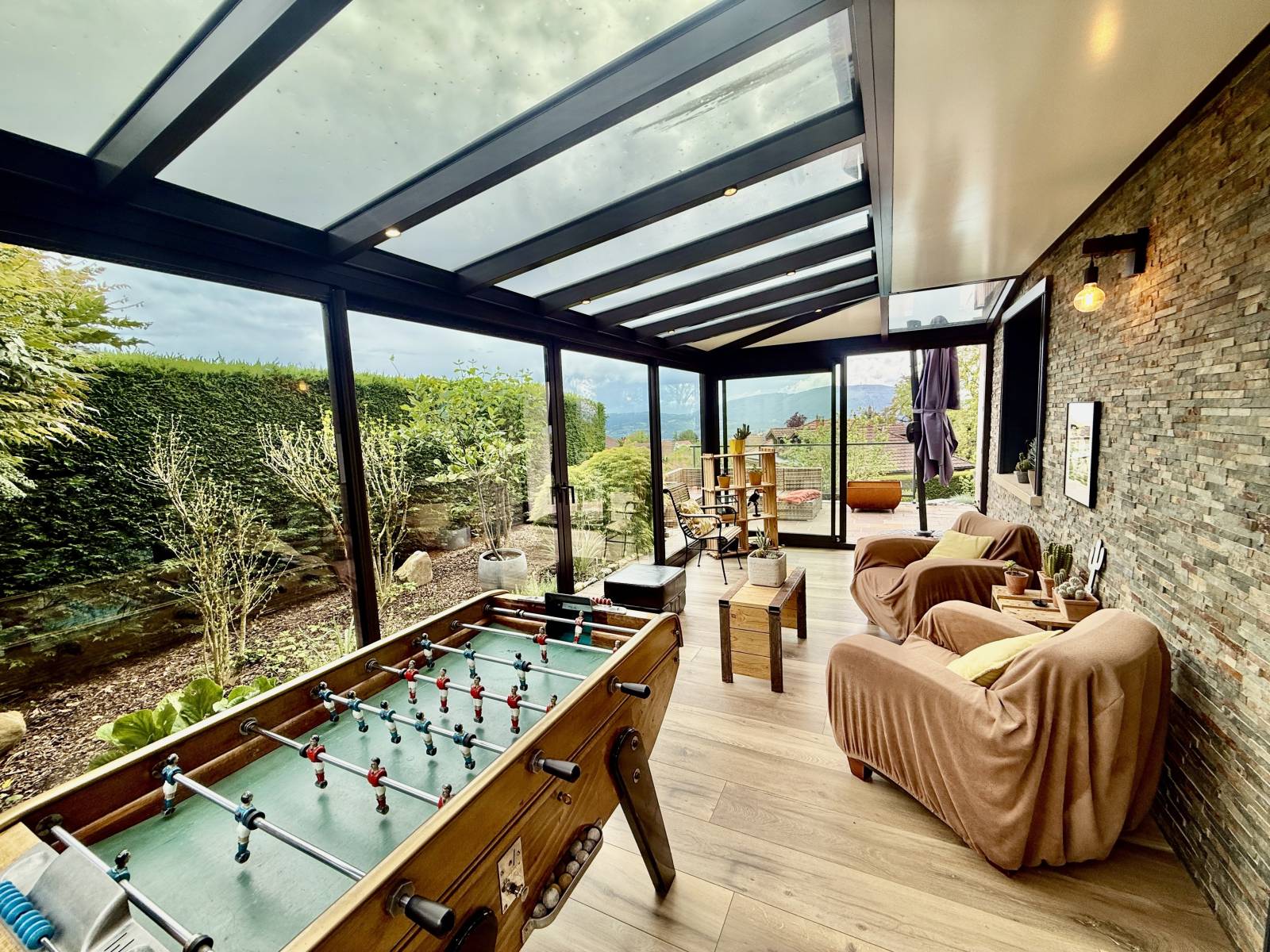 À VENDRE – Maison rénovée 130 m² + véranda, piscine, vue Salève – Lucinges