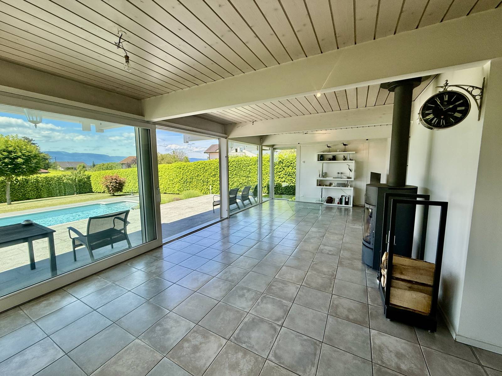 À VENDRE – Maison récente 120 m² + garage, piscine, vue Jura – Veigy