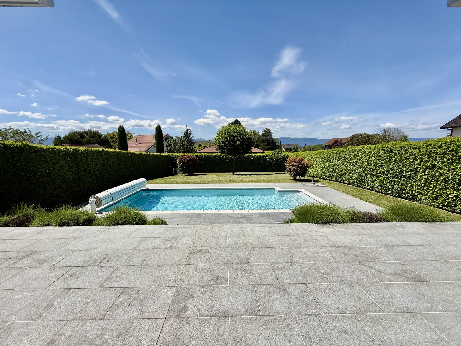 À VENDRE – Maison récente 120 m² + garage, piscine, vue Jura – Veigy