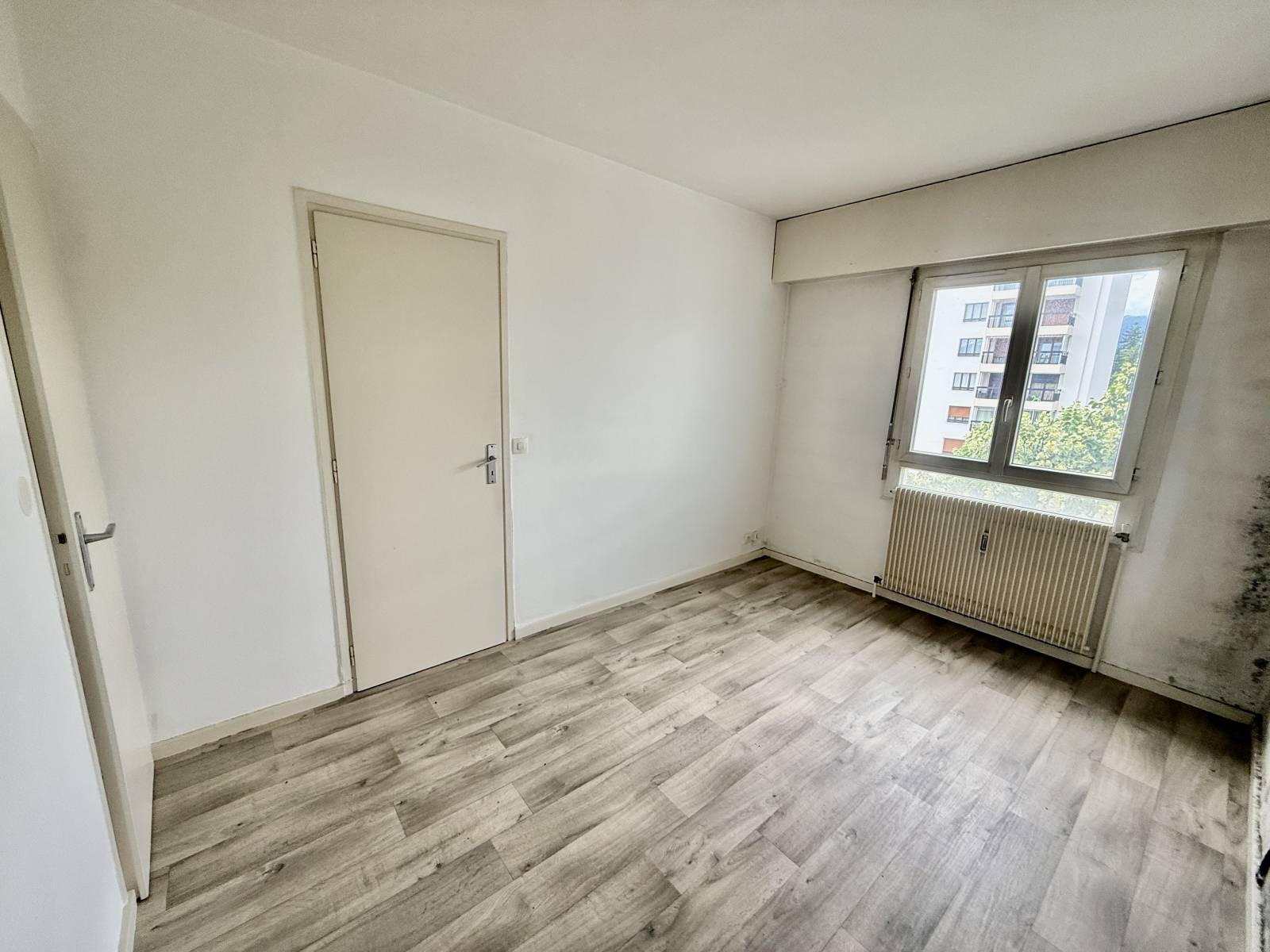 T2 avec cave et parking à vendre - Ferney Voltaire 01210