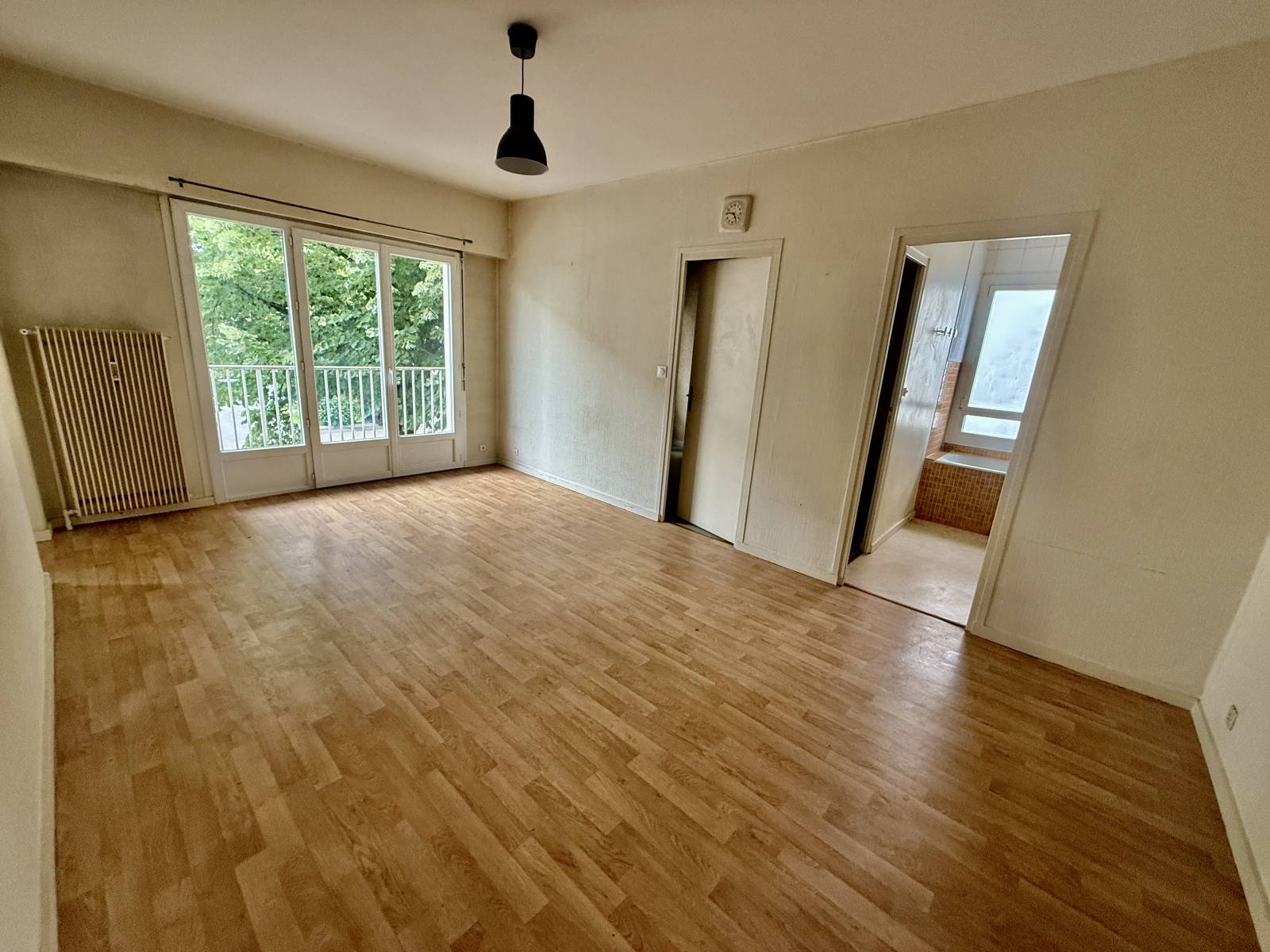 T2 avec cave et parking centre Ferney Voltaire 01210