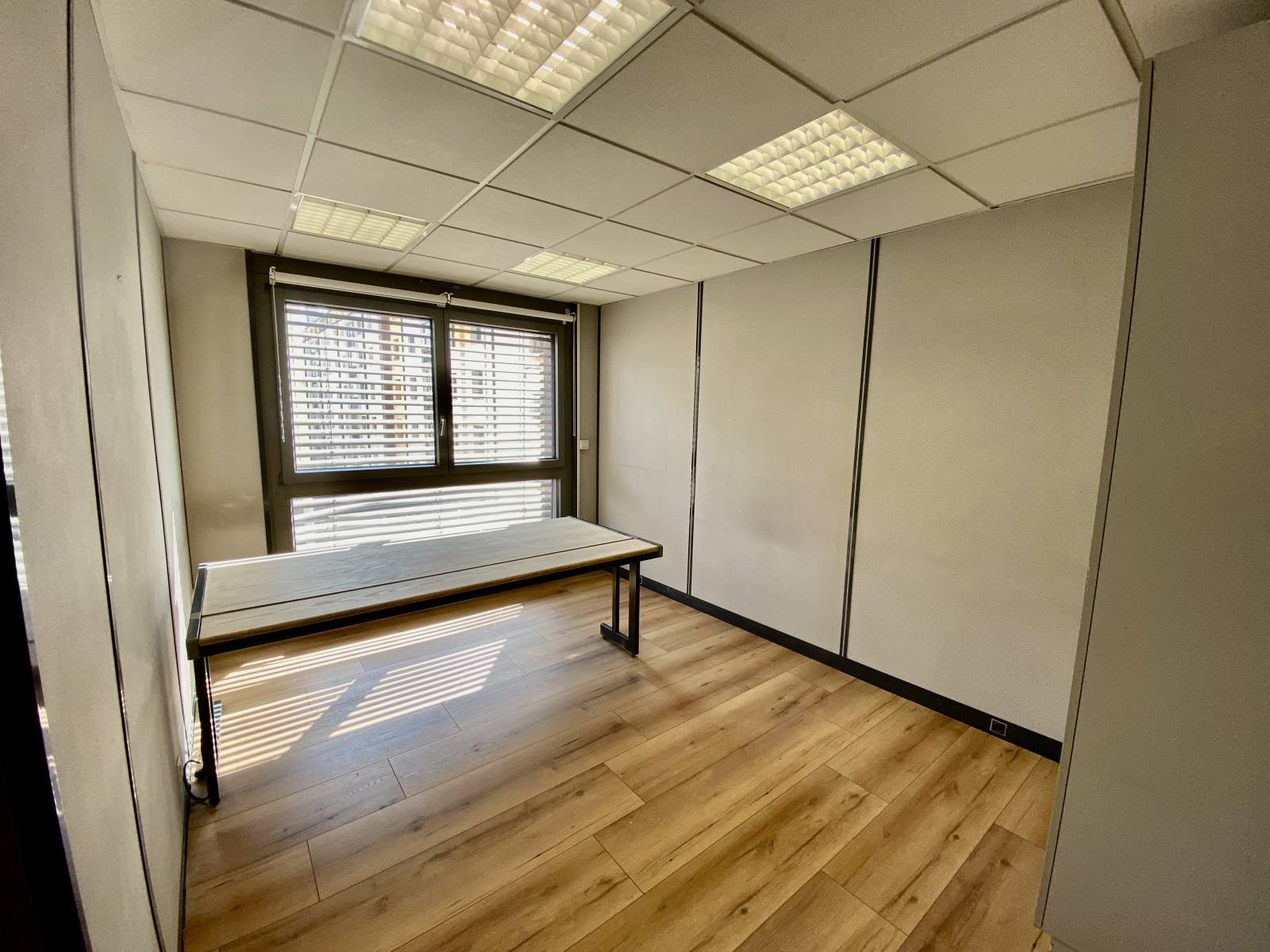 A Louer bureaux 6 pièces - Centre Annemasse 74100