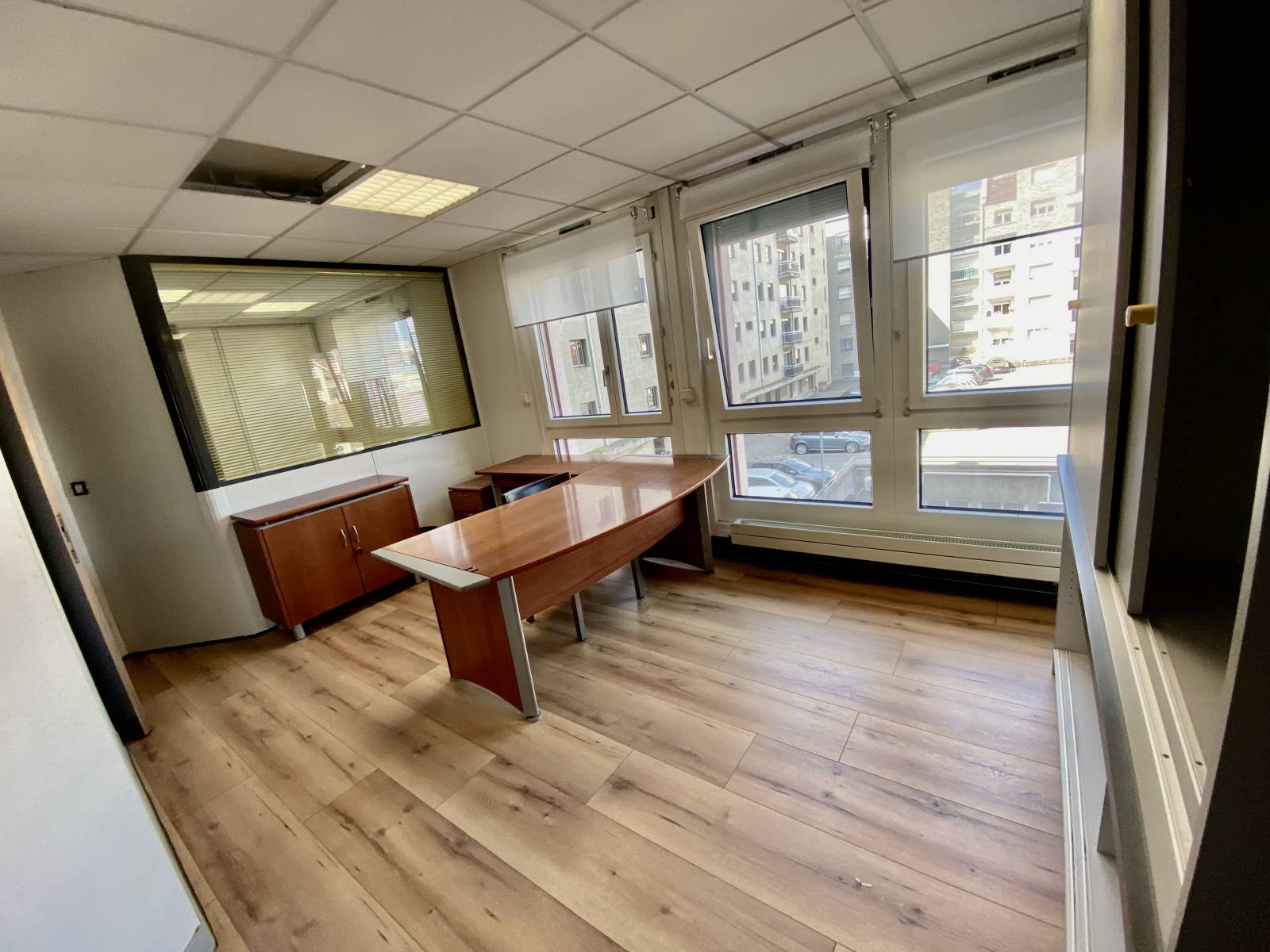 A Louer bureaux 6 pièces - Centre Annemasse 74100