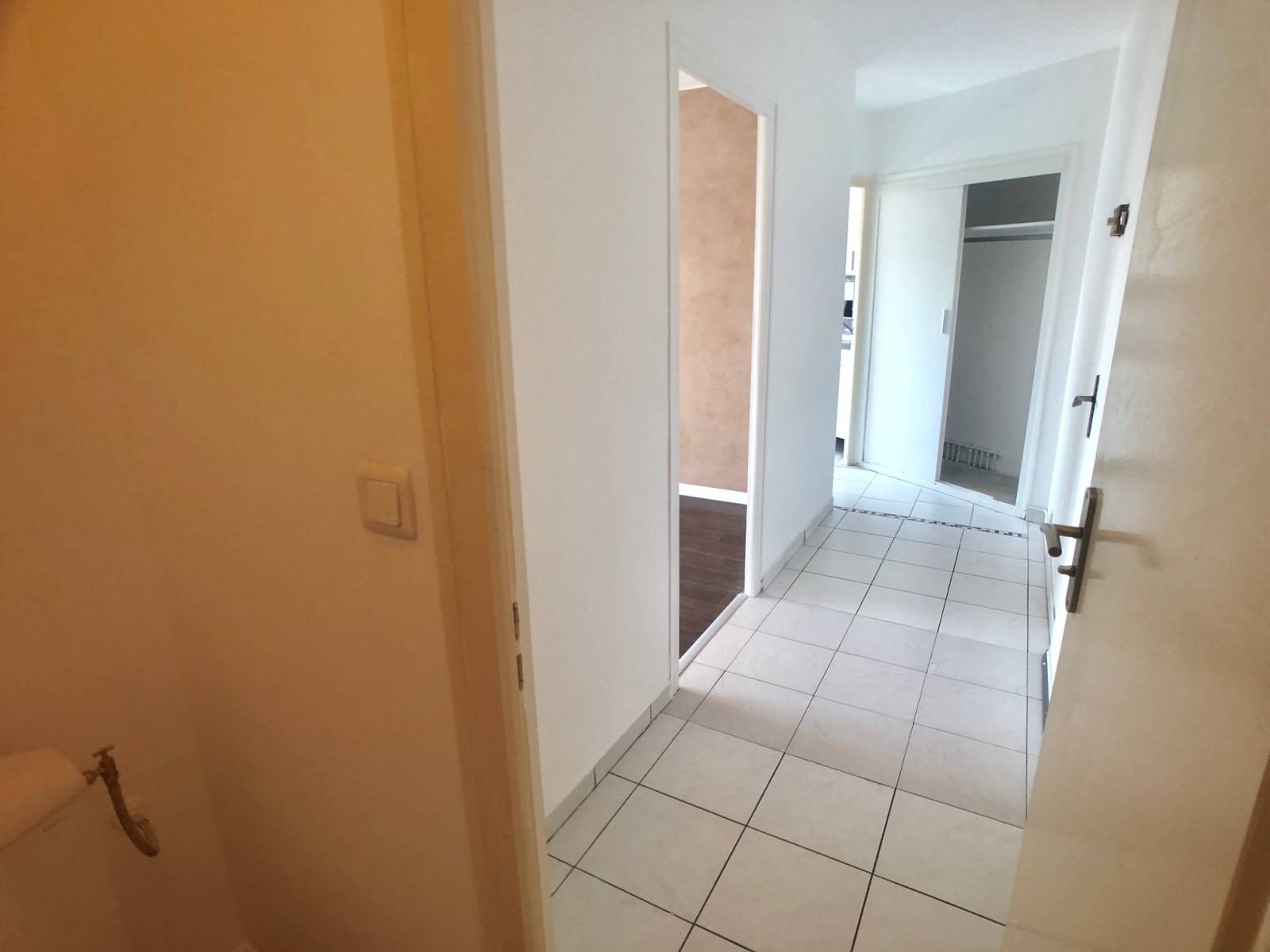 À louer : T2 de 49 m² avec parking et cave