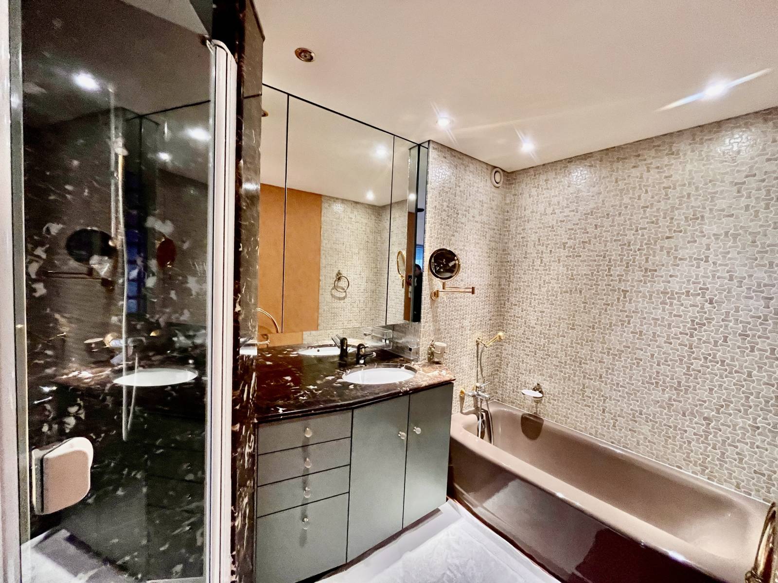 Grand T2 au dernier étage au centre d'Annemasse