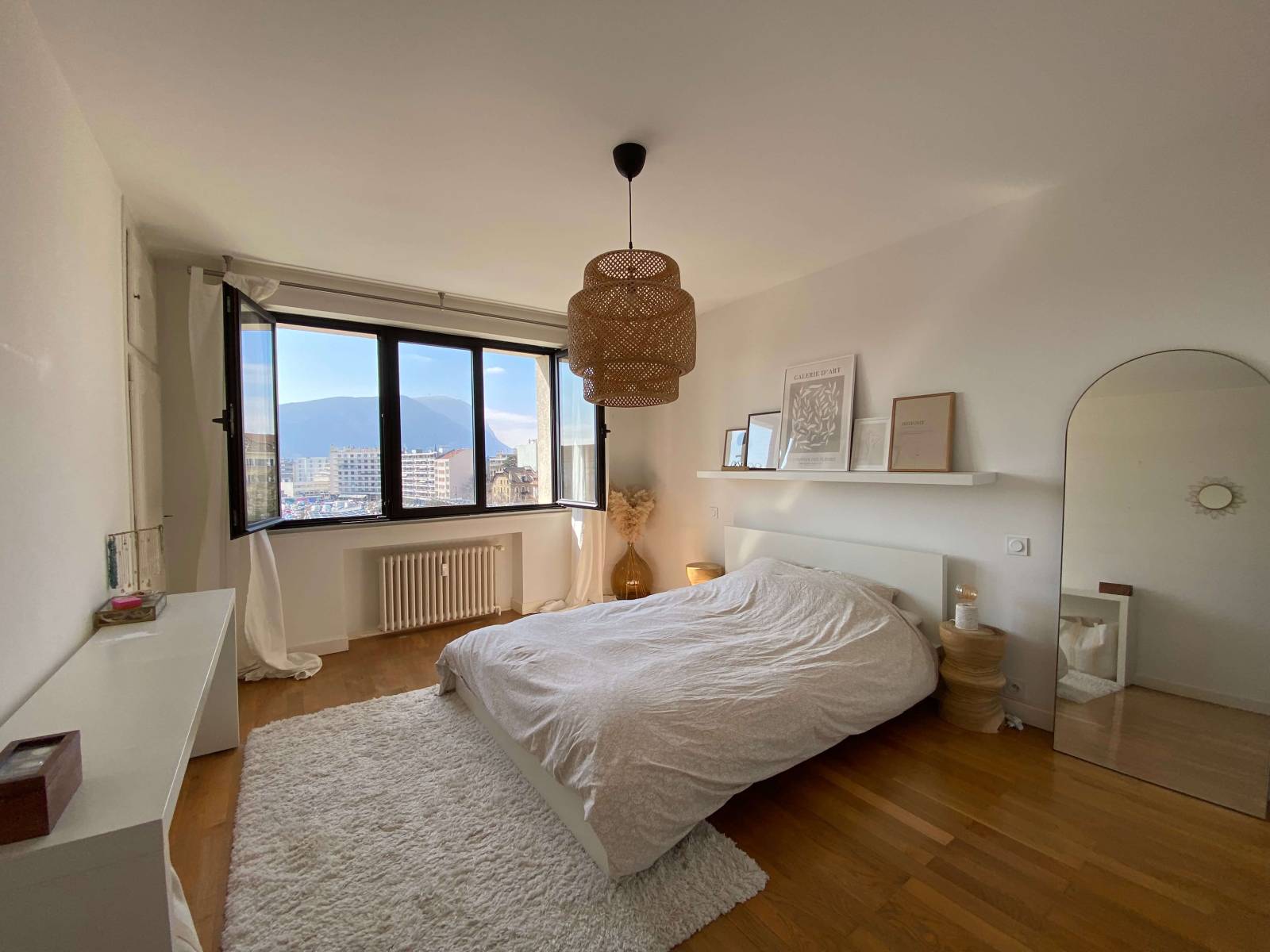 Confort et modernité à louer : Superbe T4 lumineux avec terrasse