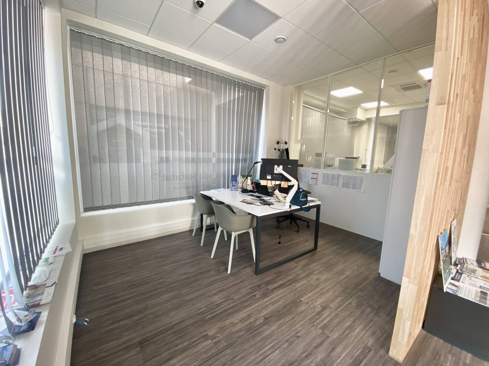 À Vendre : Local commercial plein centre-ville, proche Place Libération - ANNEMASSE