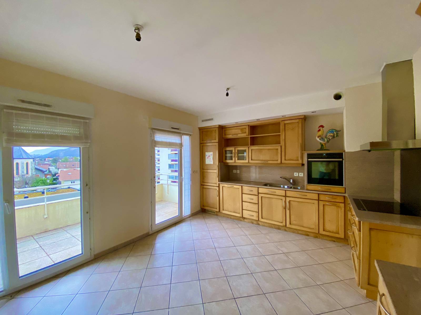 Attique Élégant avec Balcons et Vue Dégagée - Gaillard