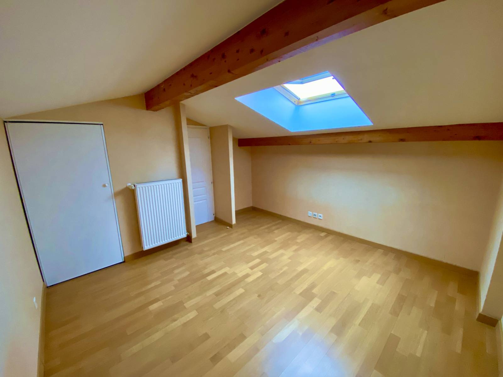 Attique Élégant avec Balcons et Vue Dégagée - Gaillard