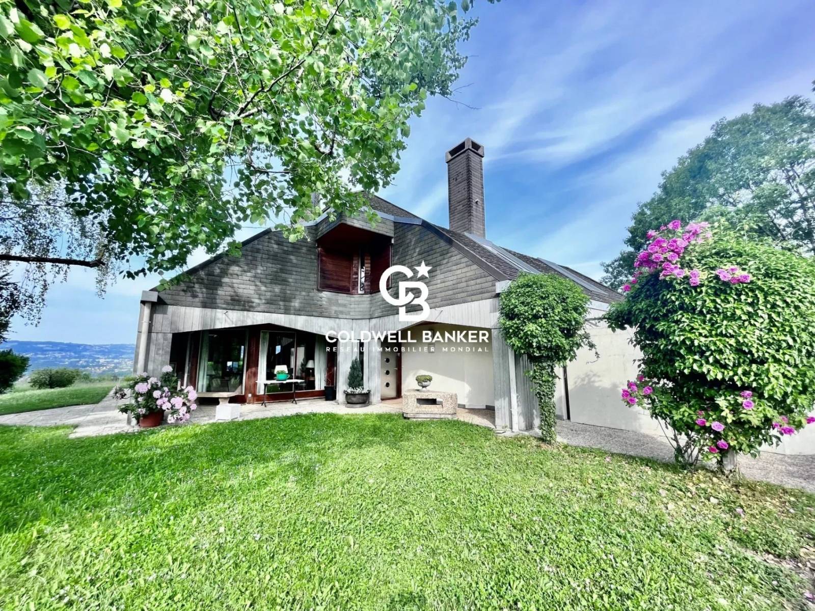 Maison familiale à vendre entourée de verdure - Grand terrain à Fillinges 74250