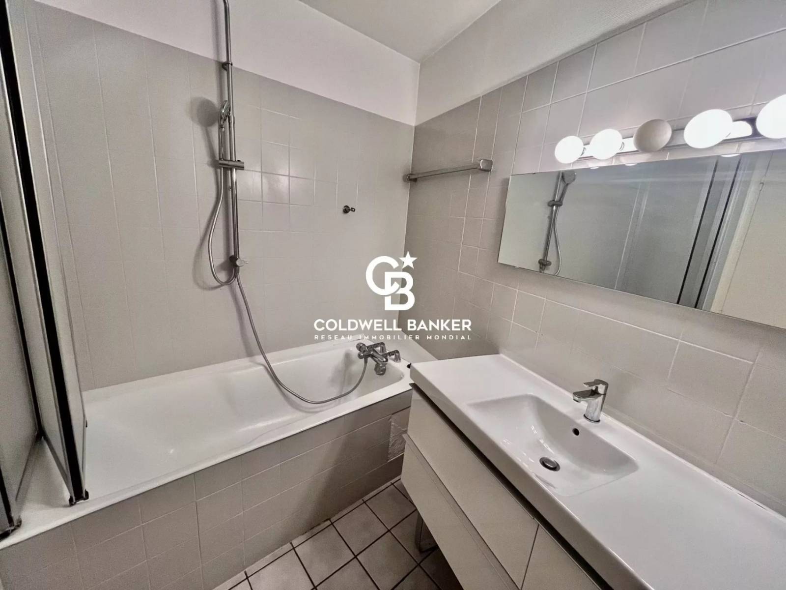 Appartement 3 pièces - centre ville Annemasse 74100