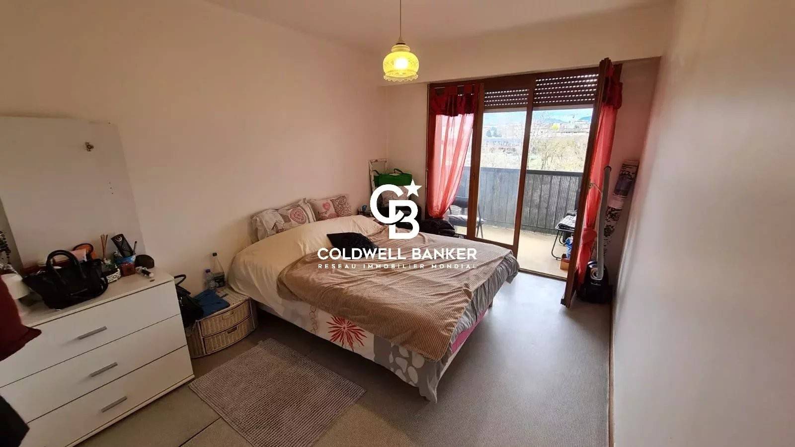 Appartement 2 pièces avec balcon proche gare - Annemasse 74100