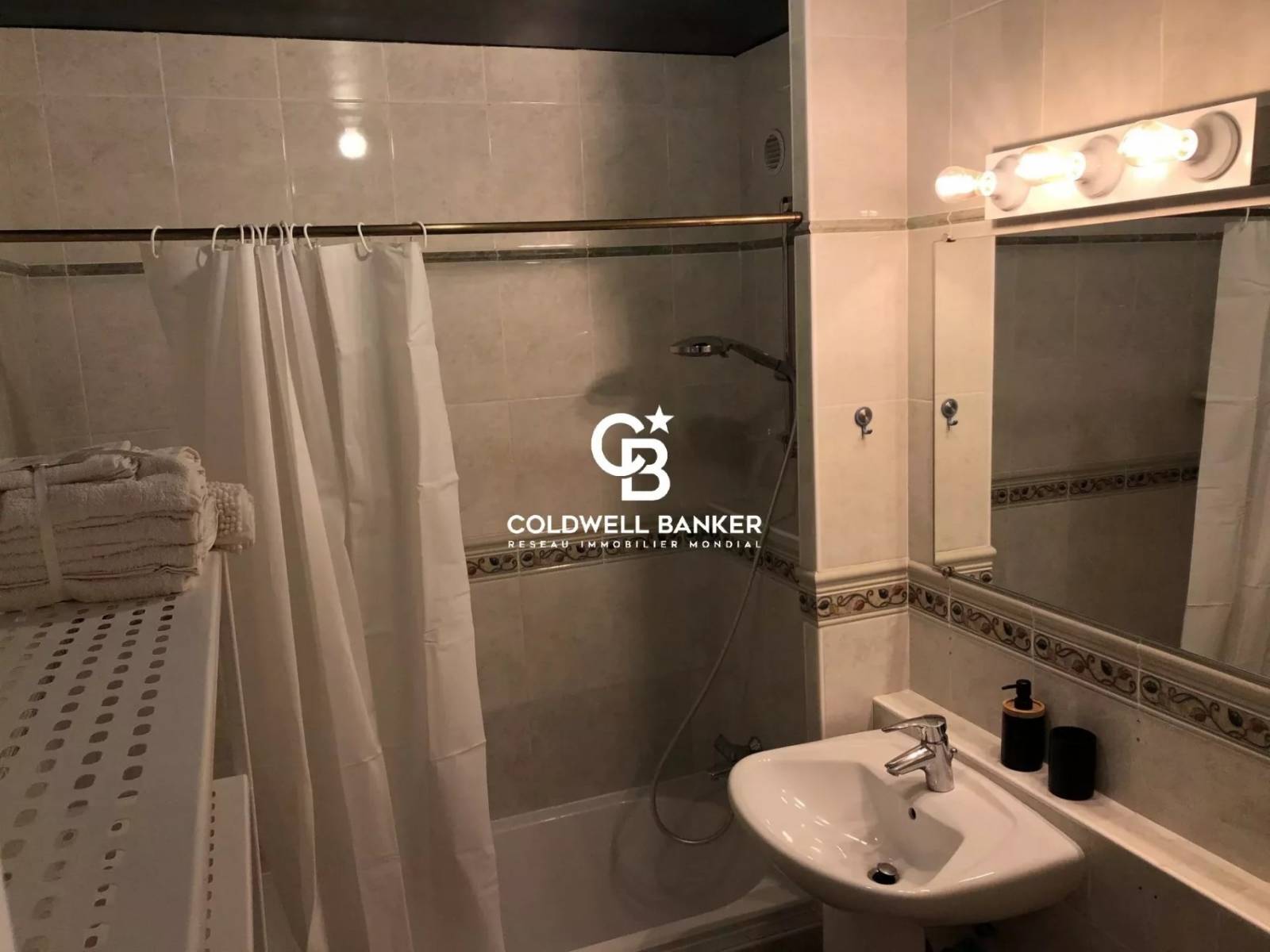 Appartement 5 pièces en étage élevé avec garage - Annemasse 74100