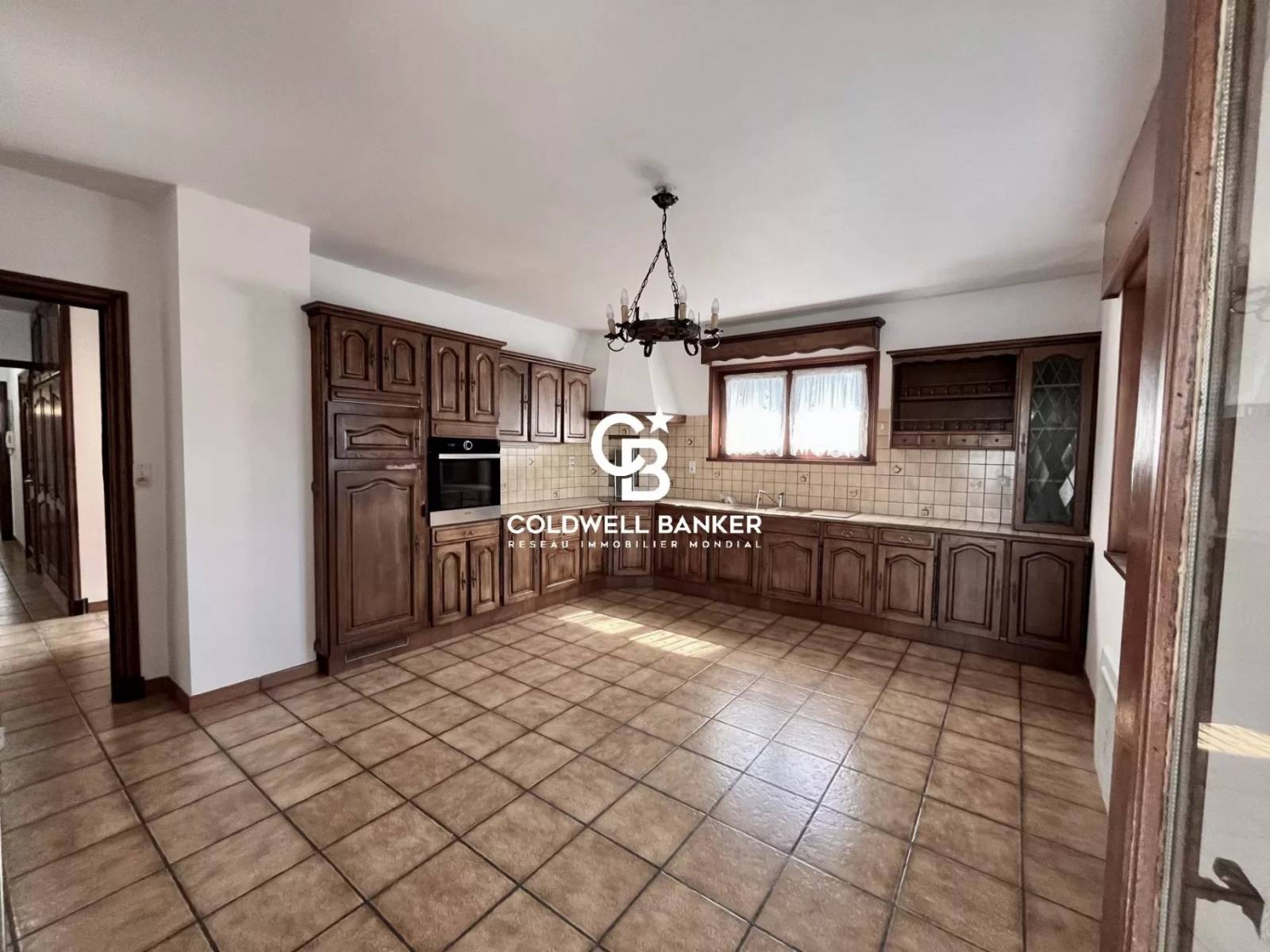 A vendre - Grande Maison de ville divisée en 2 appartements + combles et sous-sol - Annemasse 74100