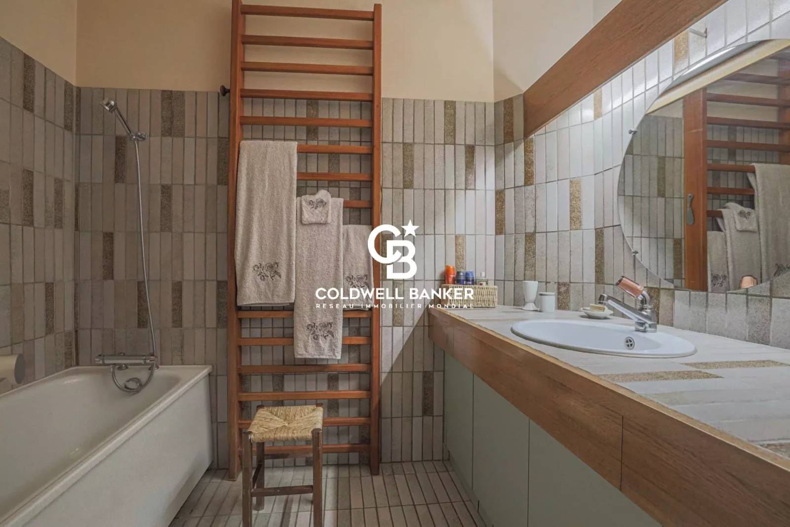 Maison familiale à vendre entourée de verdure - Grand terrain à Fillinges 74250