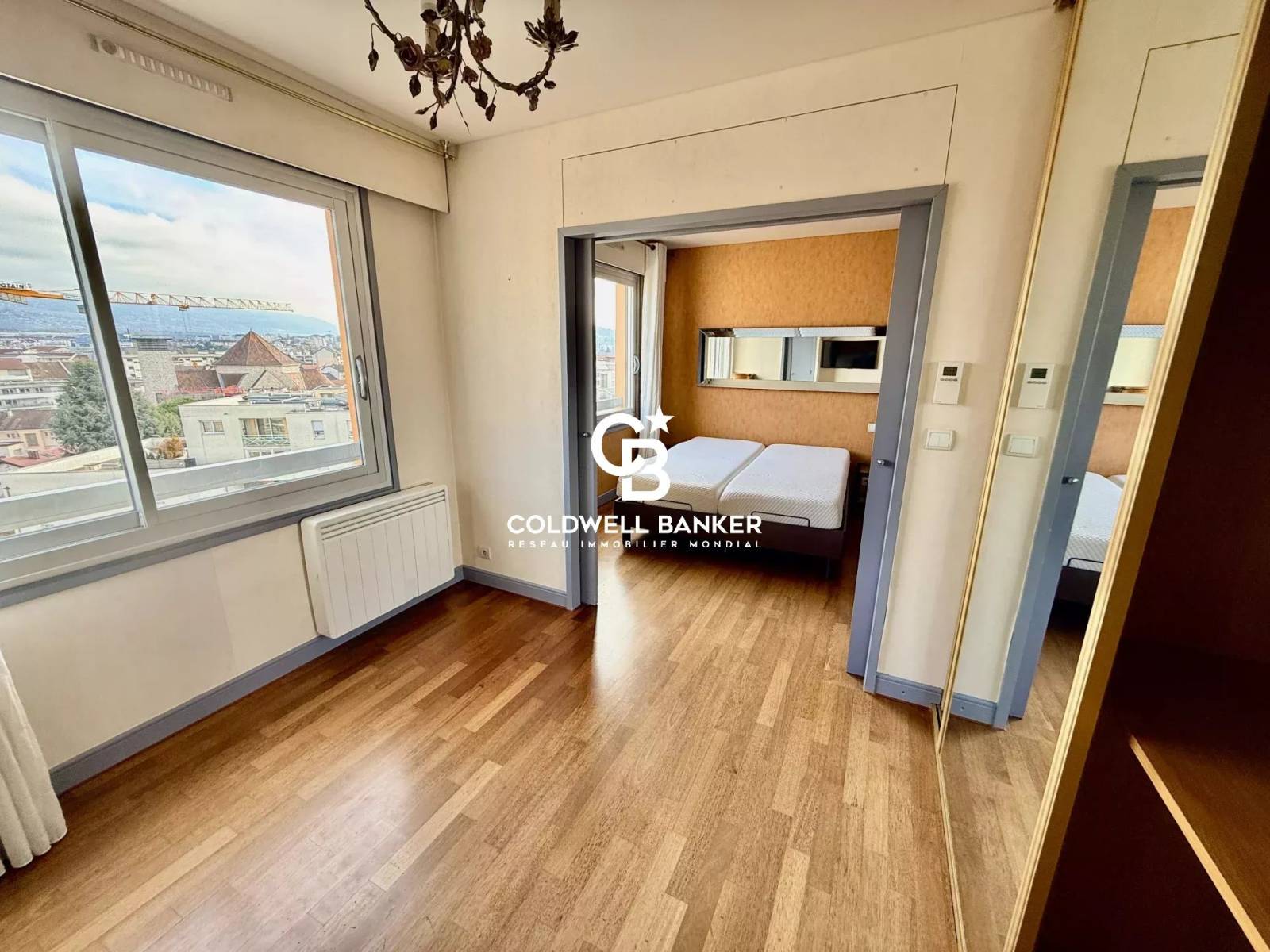 Grand T2 au dernier étage au centre d'Annemasse