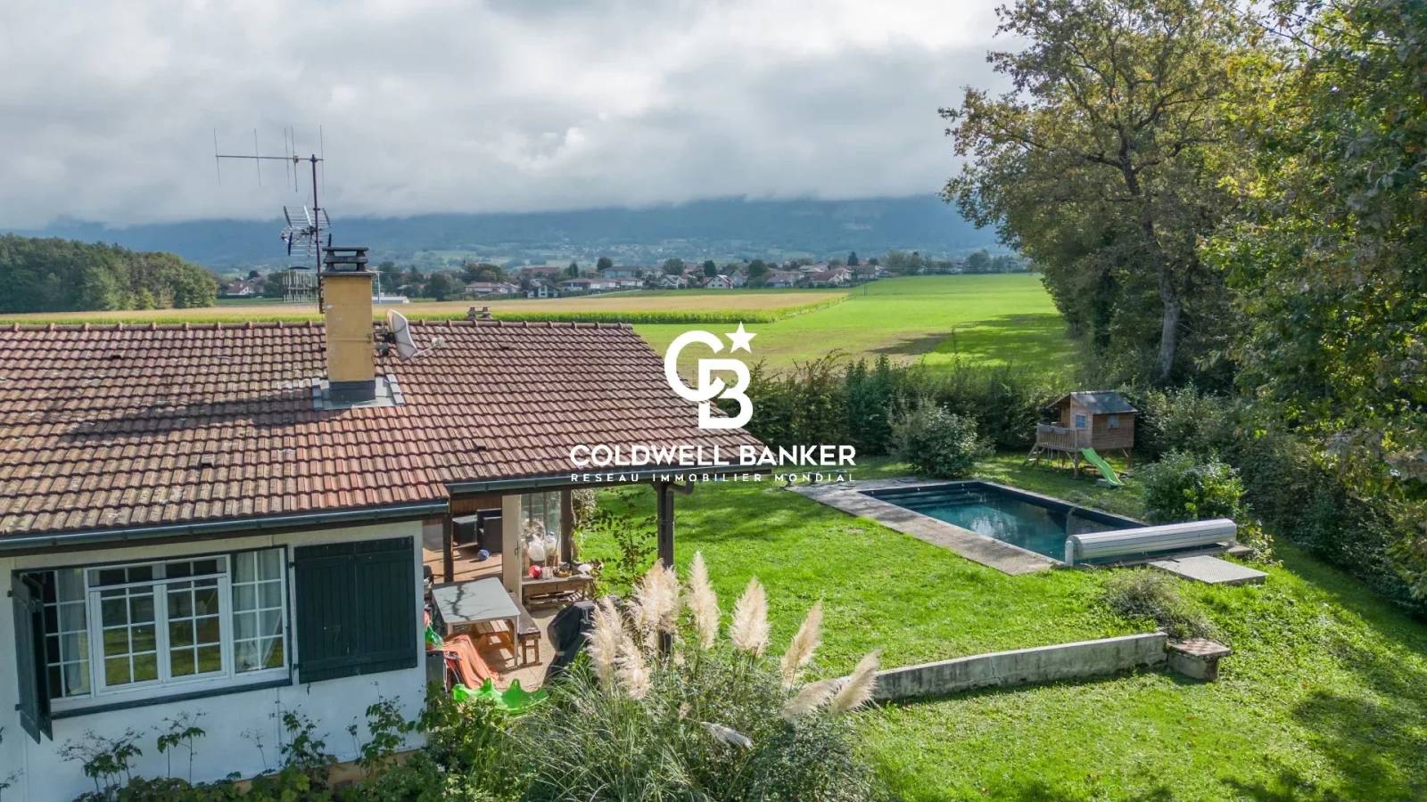 Terrain avec 2 maisons à coté de Genève - Feigères 74160