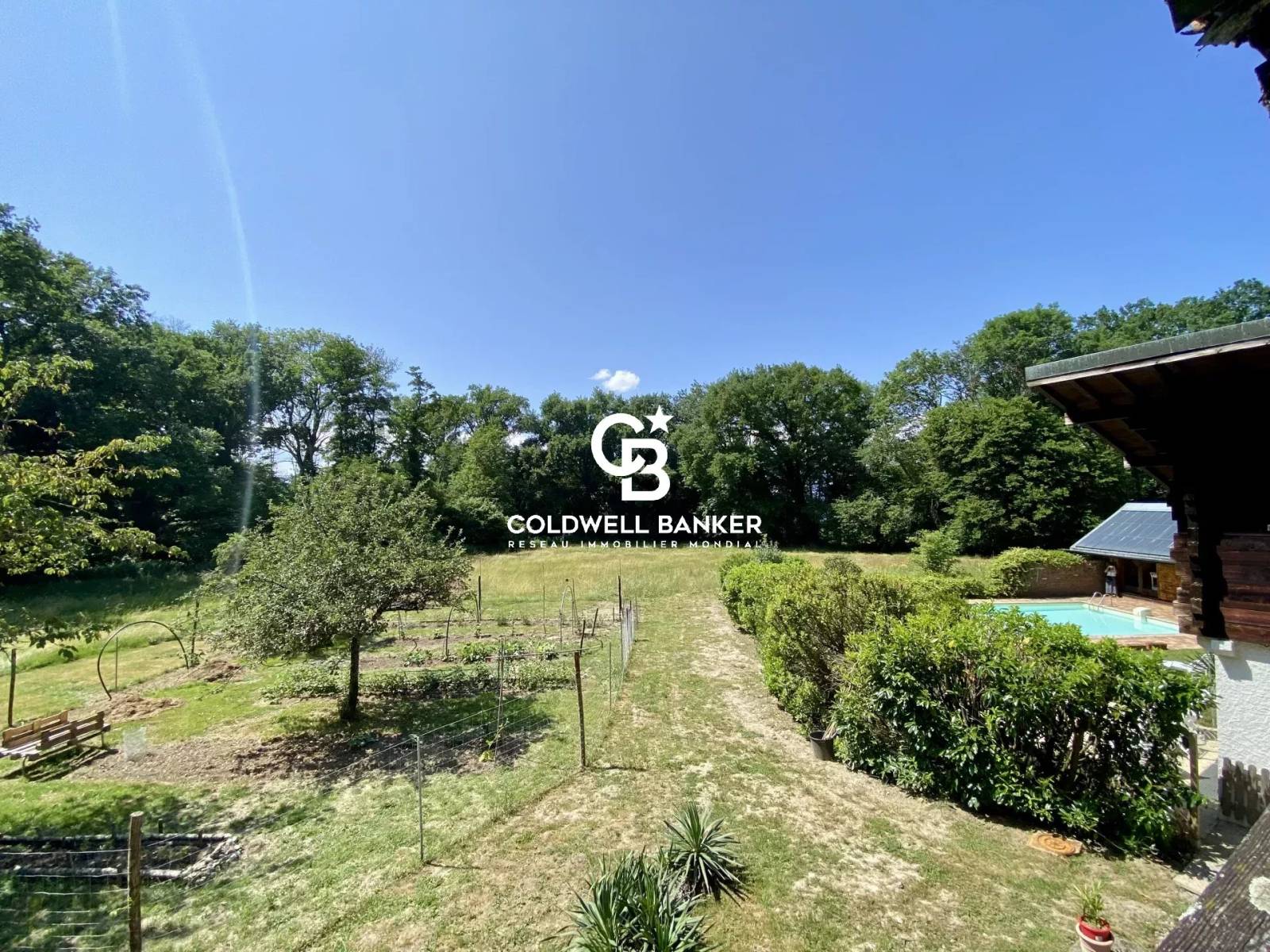 Chalet à vendre sur 2 hectares à coté du lac Léman - Yvoire 74140