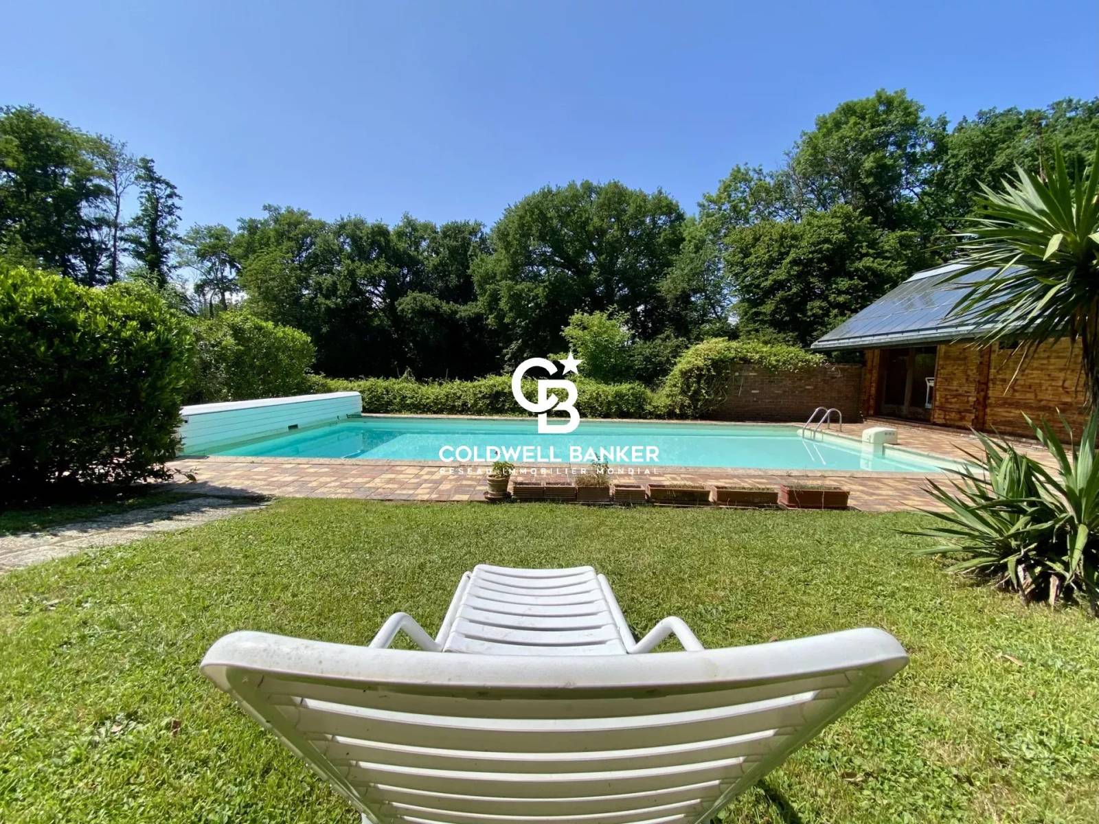 Chalet à vendre sur 2 hectares à coté du lac Léman - Yvoire 74140