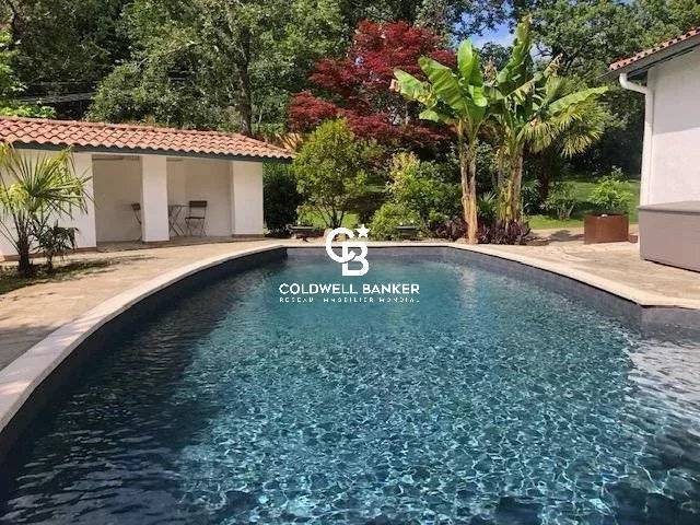 A vendre demeure d'exception entourée d'un parc à Arcangues 64200