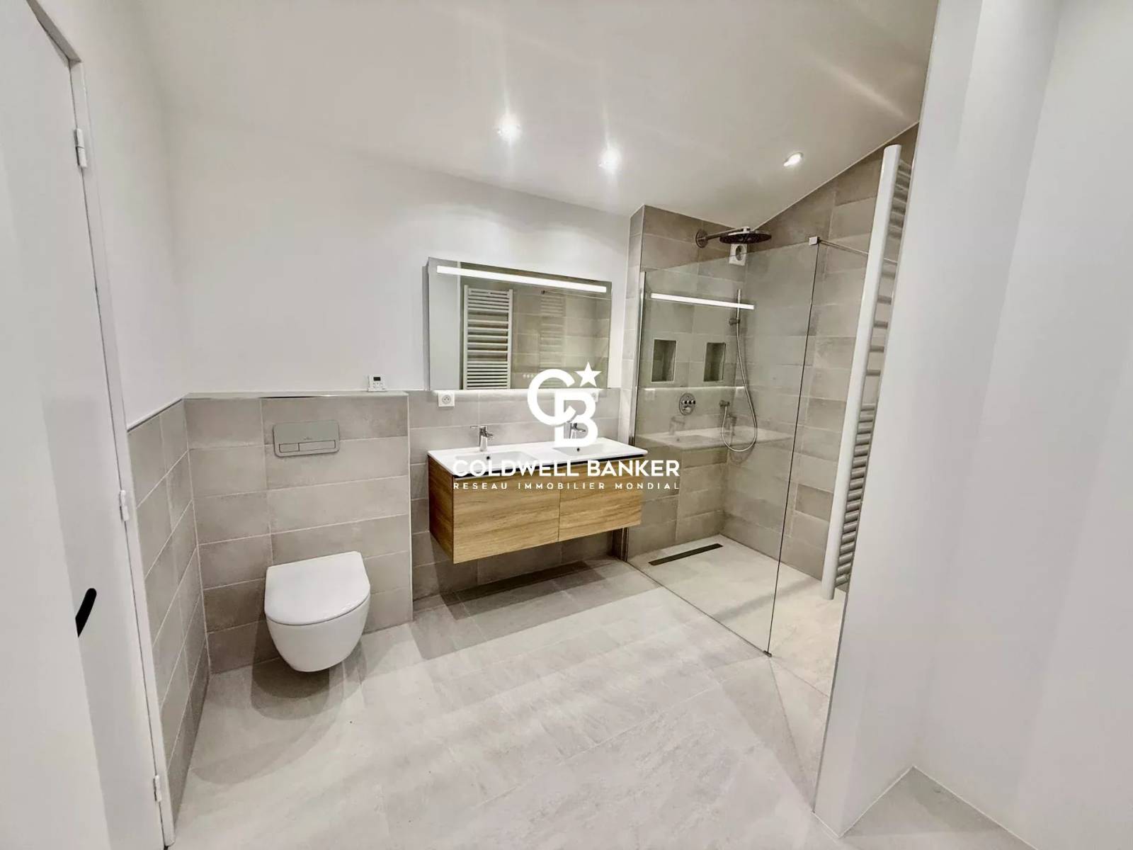 À Vendre : Maison neuve 220 m² piscine, vue Jura– Prévessin 01280