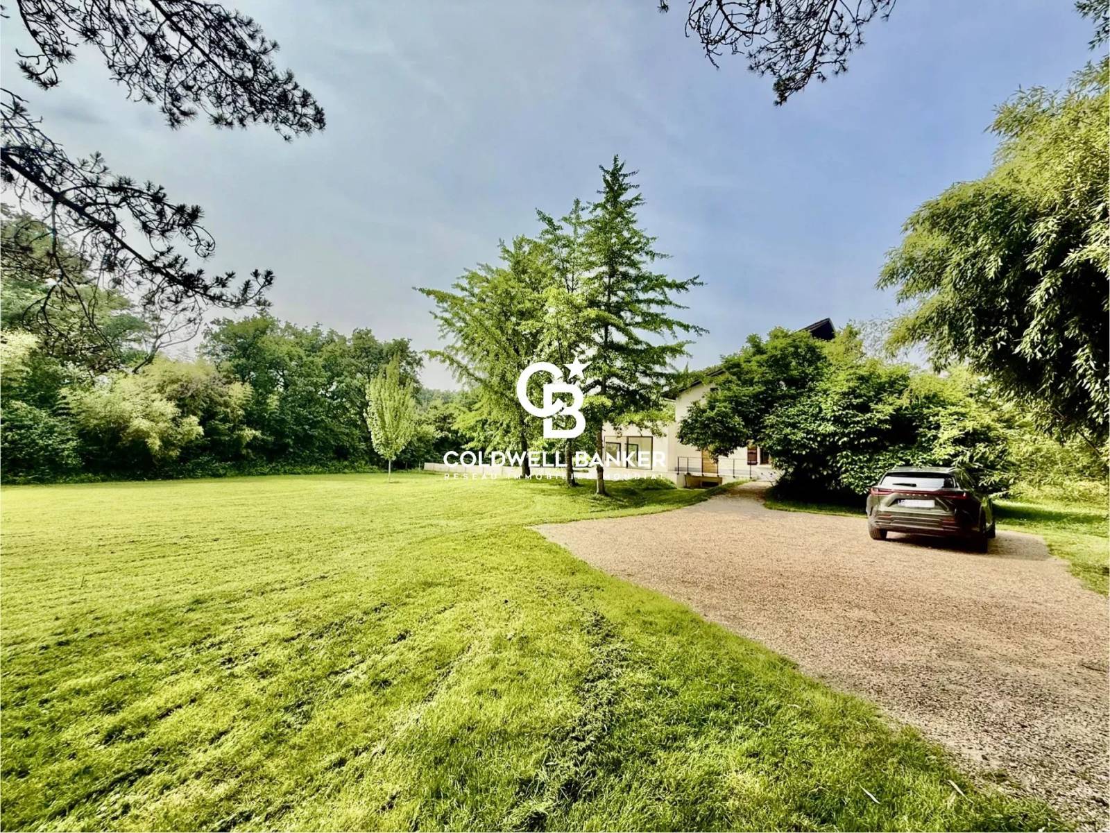 À Vendre : Maison neuve 220 m² piscine, vue Jura– Prévessin 01280