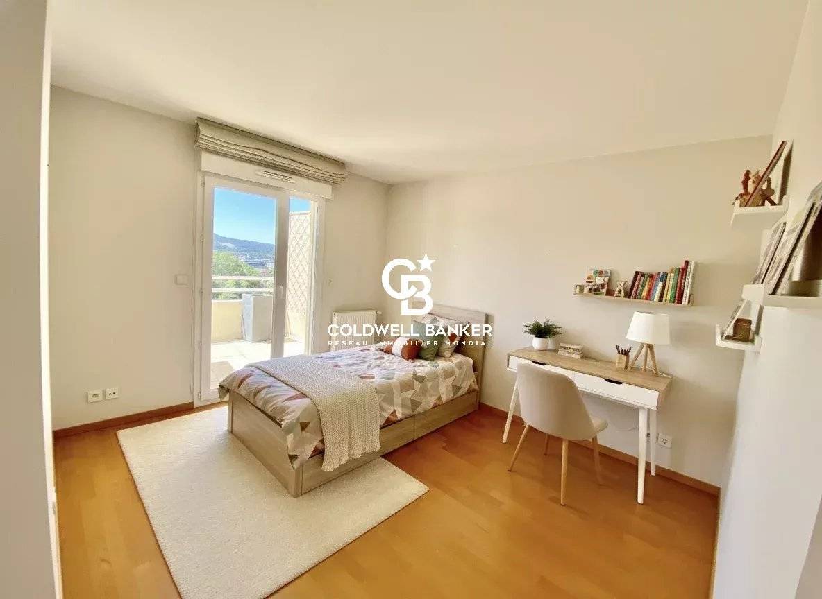 Acheter un magnifique attique avec vue au calme - 3 garages - Résidence de prestige à Annemasse 74100