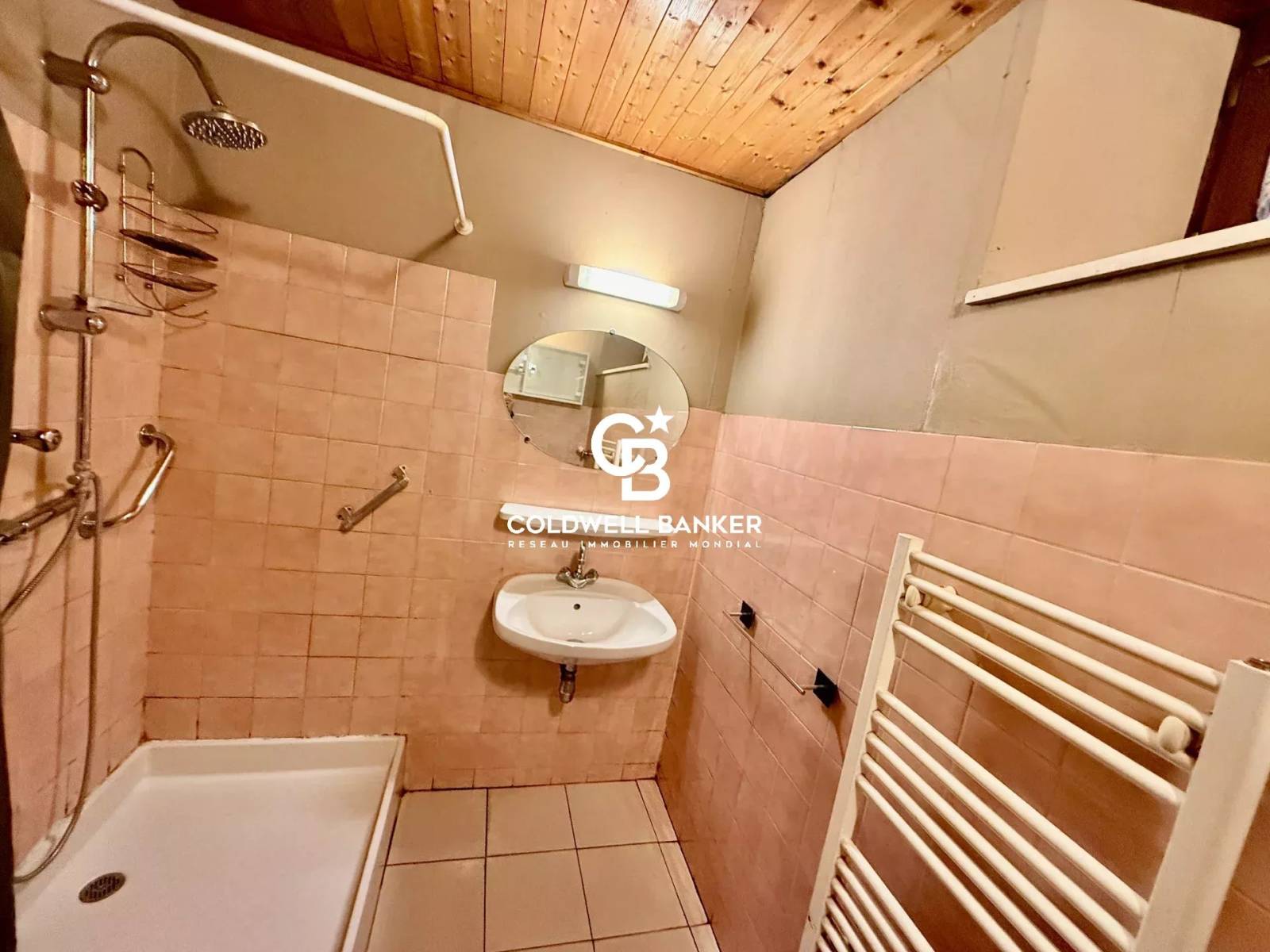 A vendre grand T2 à St Cergues 74140