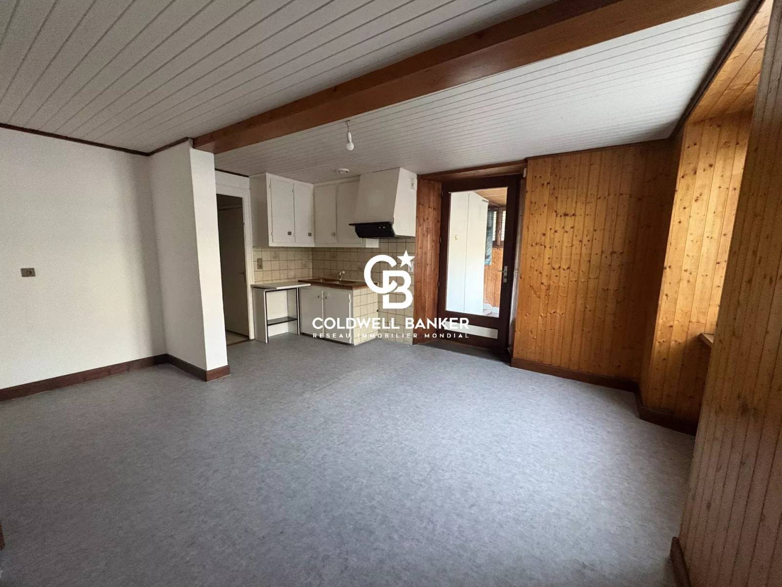 A vendre grand T2 à Saint Cergues 74140