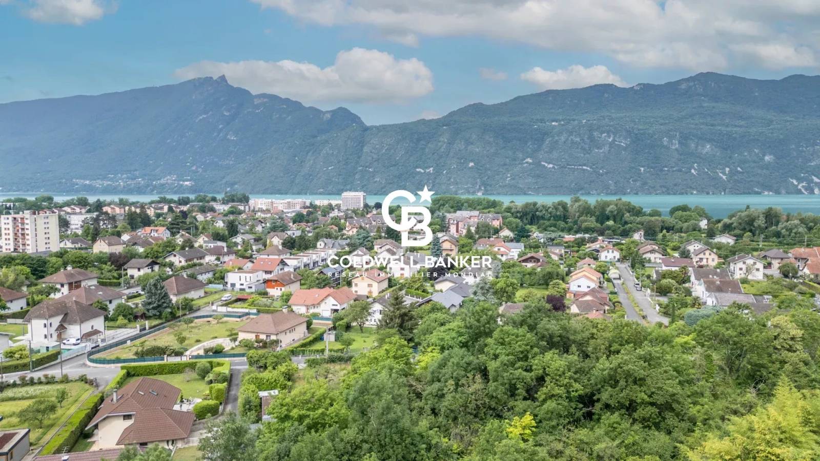 Grand terrain avec maison à vendre à Aix les Bains lac du Bourget 73100