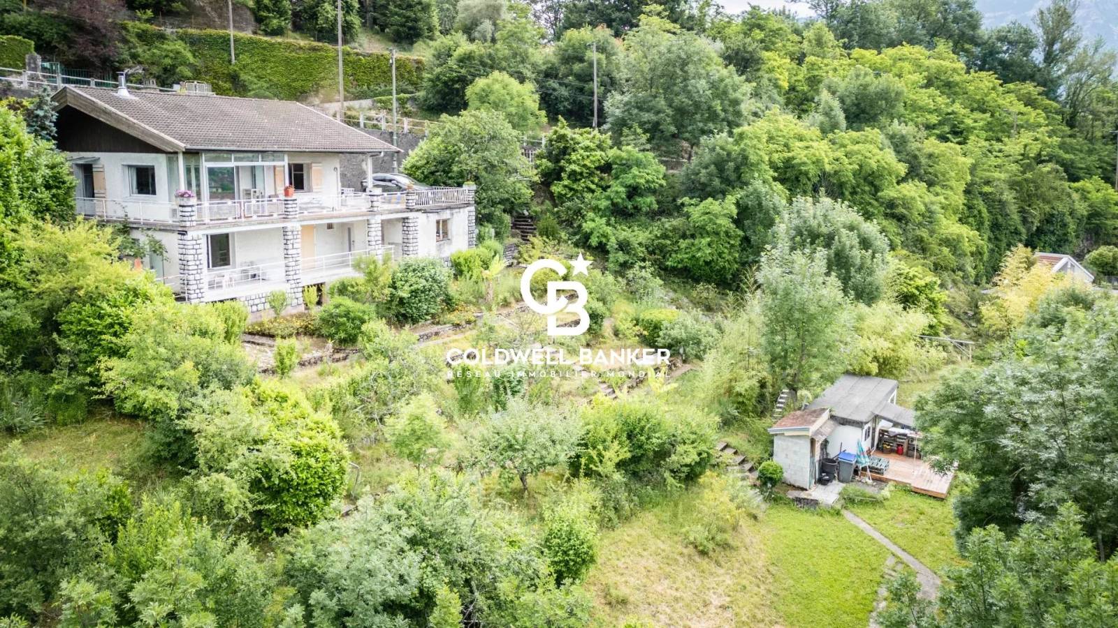 Grand terrain avec maison à vendre à Aix les Bains lac du Bourget 73100