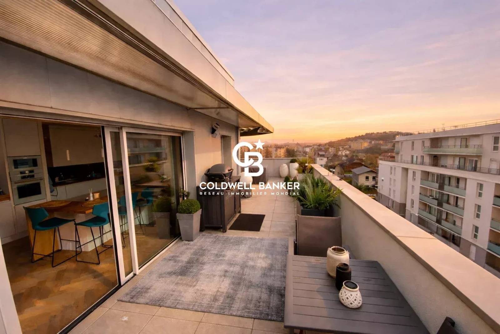 A vendre T4 attique avec terrasse et vue Mont-Blanc à Annemasse centre 74100
