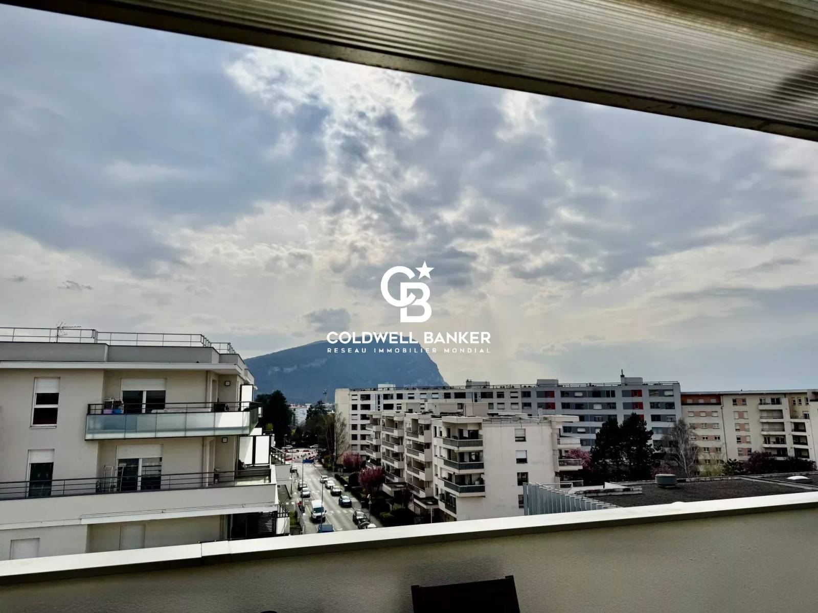 A vendre T4 attique avec terrasse et vue Mont-Blanc à Annemasse centre 74100