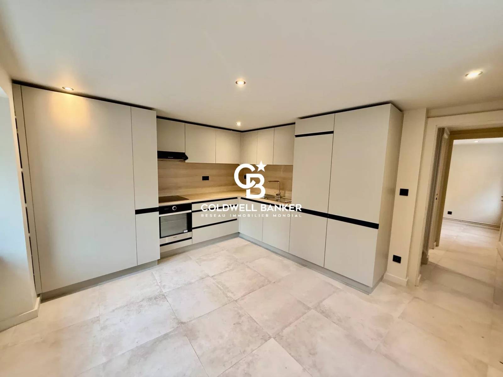 À louer : Maison de ville refaite à neuf à Bonne